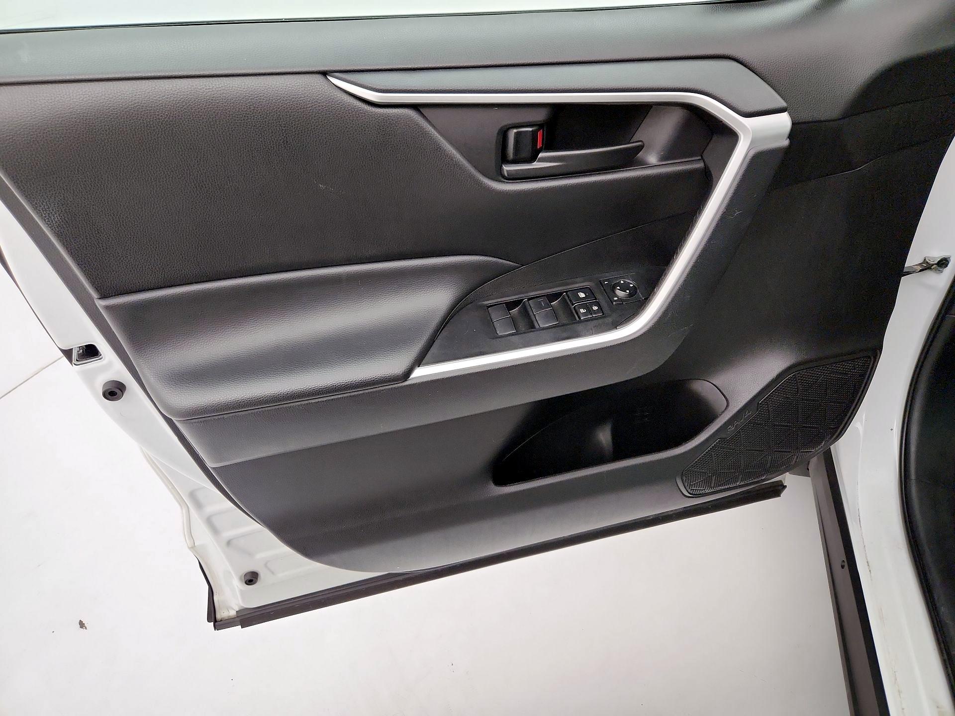 Thumbnail: 2024 Toyota RAV4 - 12