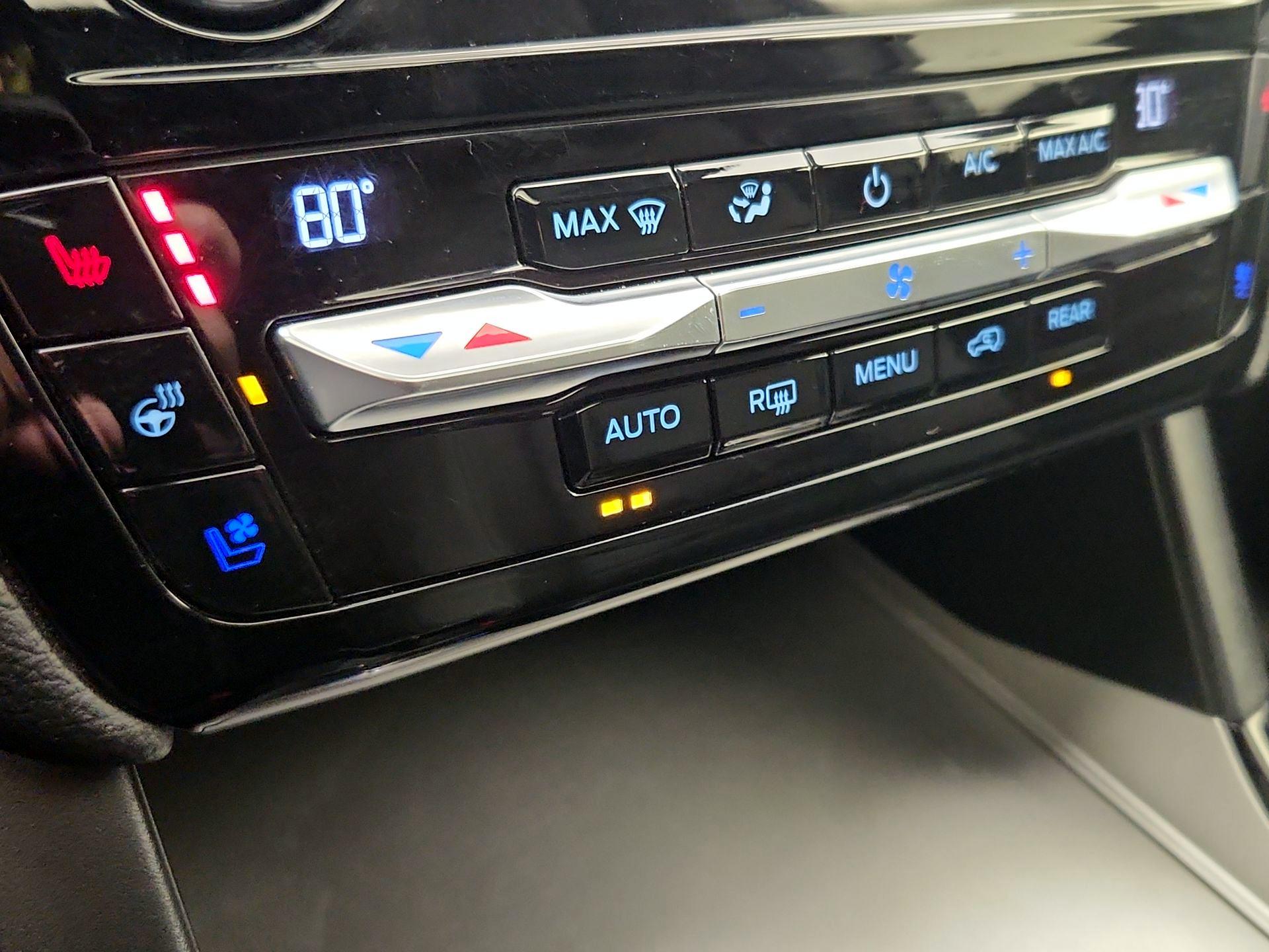 Thumbnail: 2021 Ford Explorer - 17