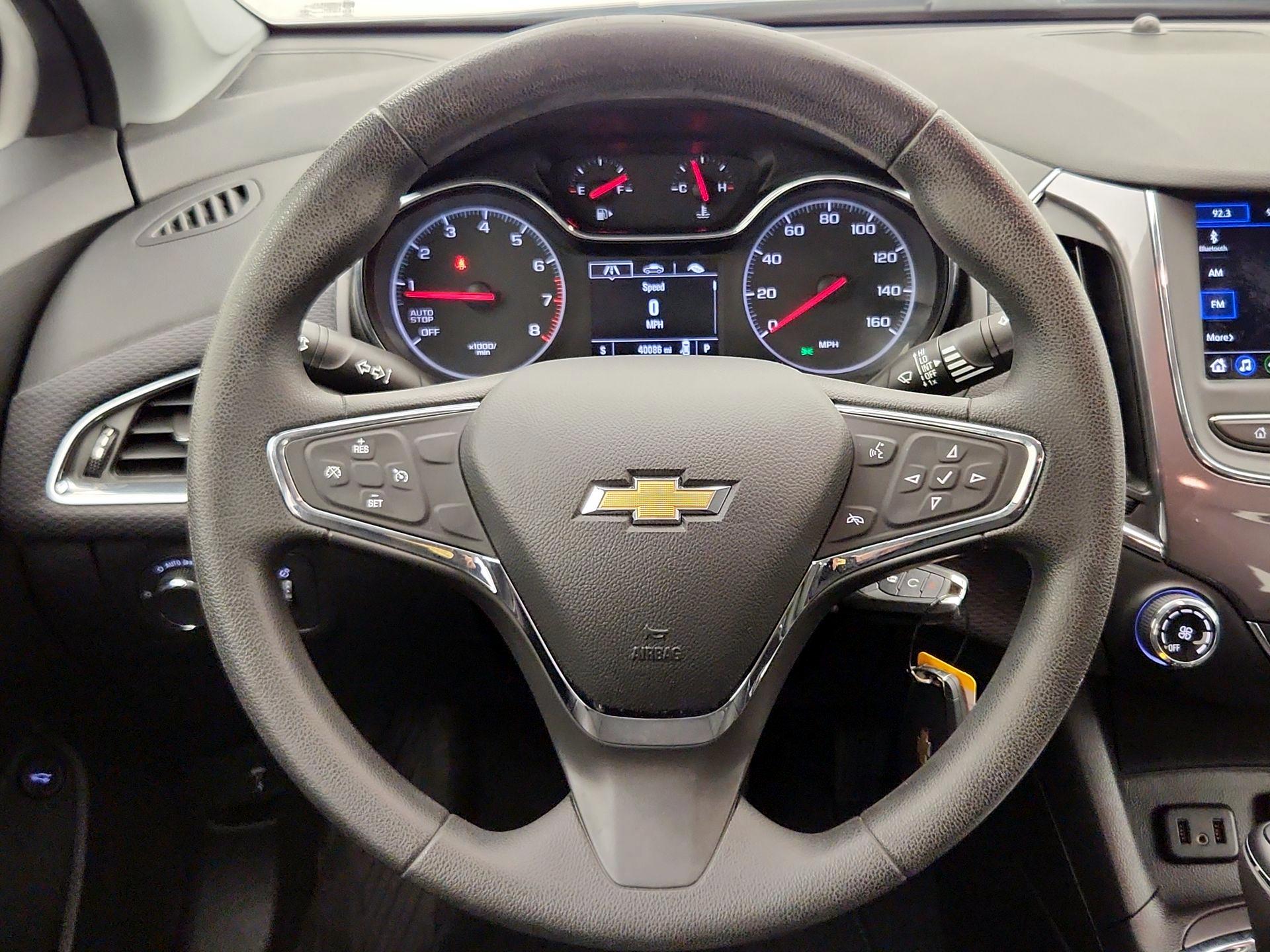 Thumbnail: 2019 Chevrolet Cruze - 10