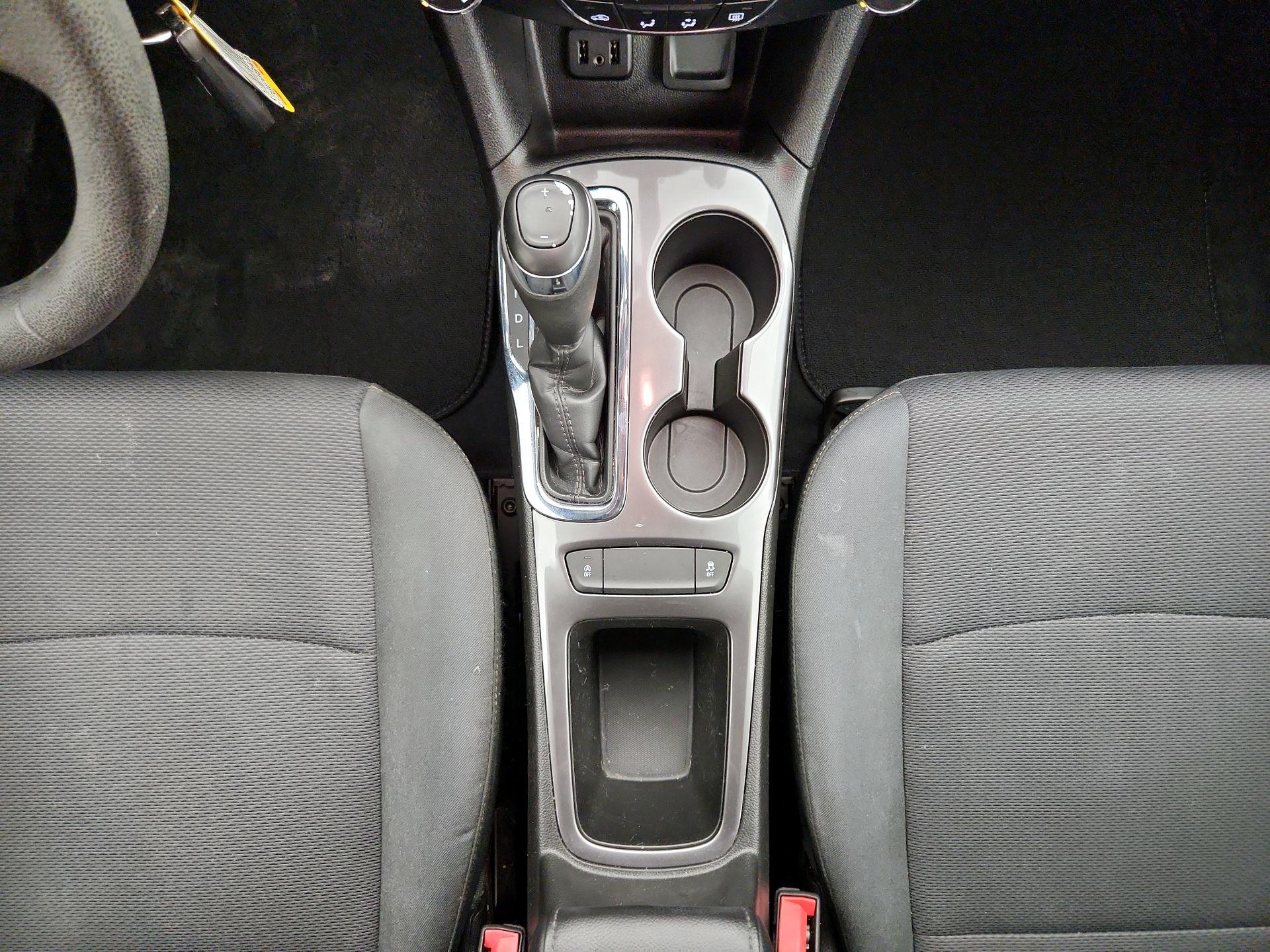 Thumbnail: 2019 Chevrolet Cruze - 17