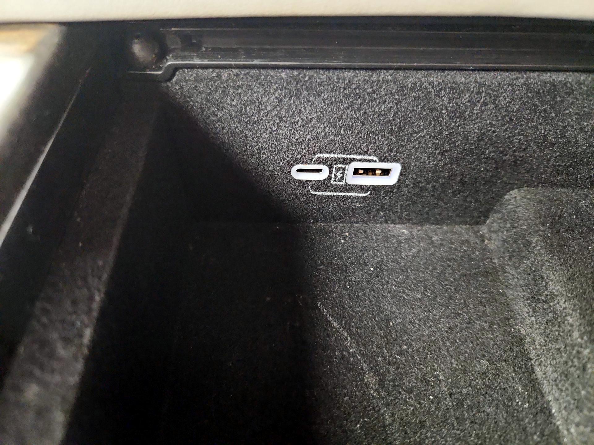 Thumbnail: 2023 Jeep Grand Wagoneer - 19