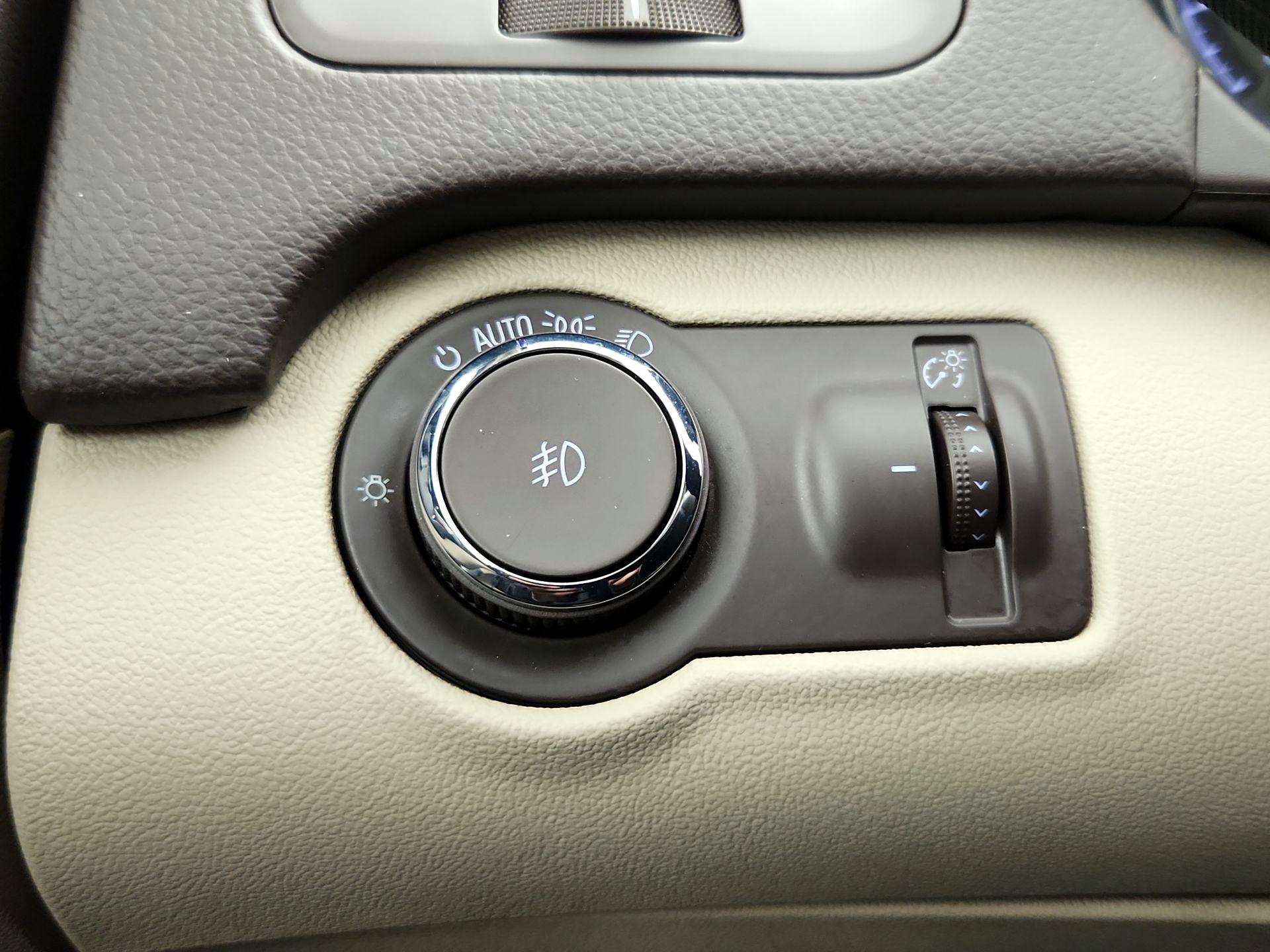 Thumbnail: 2016 Buick Regal - 13