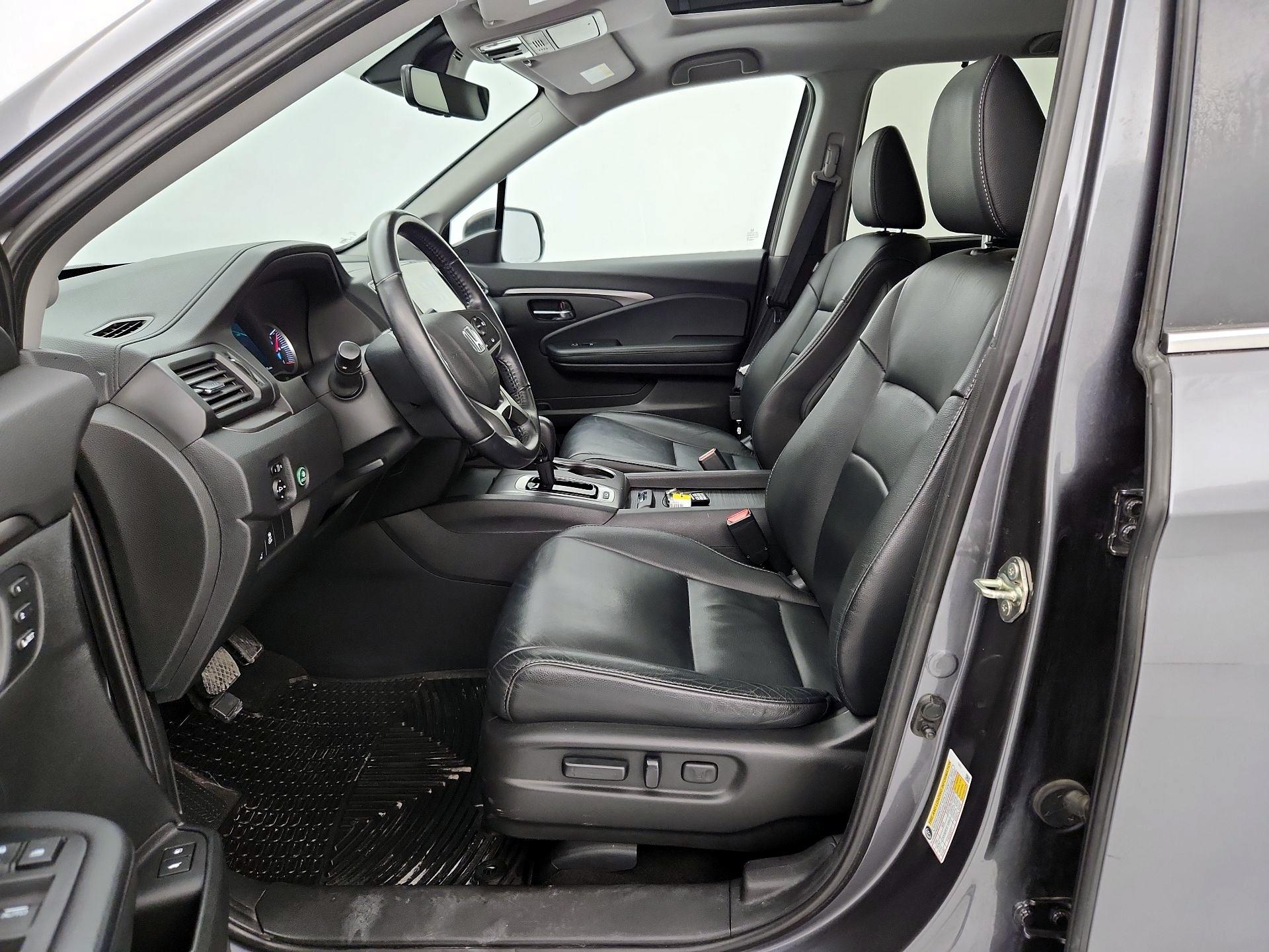 Thumbnail: 2019 Honda Pilot - 11