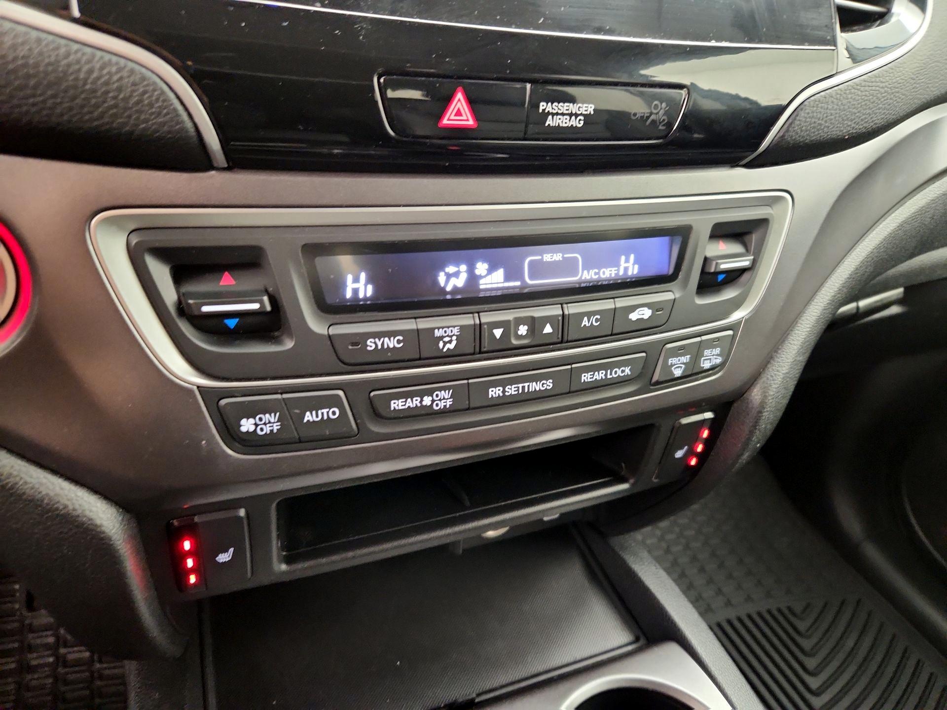 Thumbnail: 2019 Honda Pilot - 16