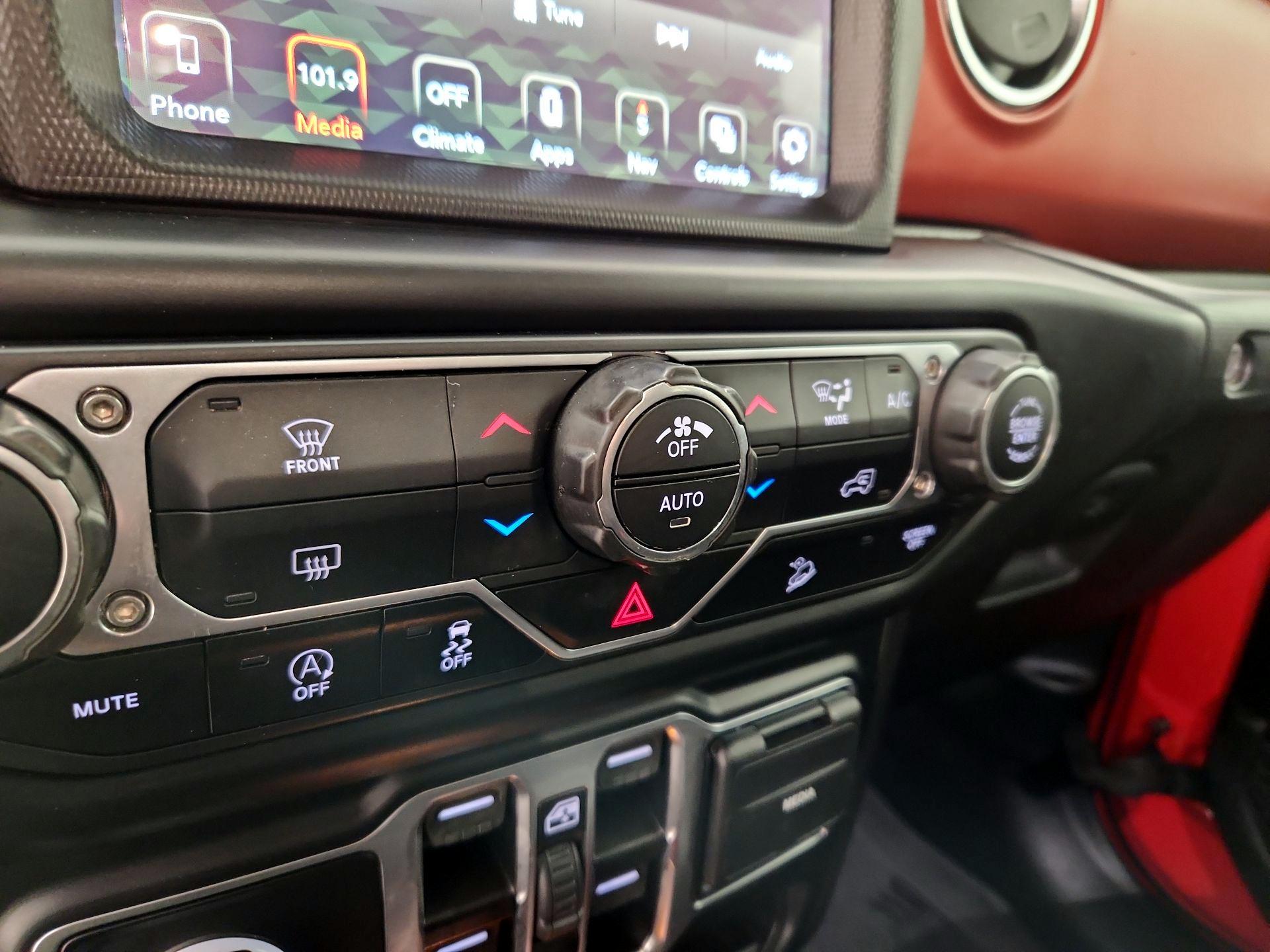 Thumbnail: 2020 Jeep Wrangler - 17