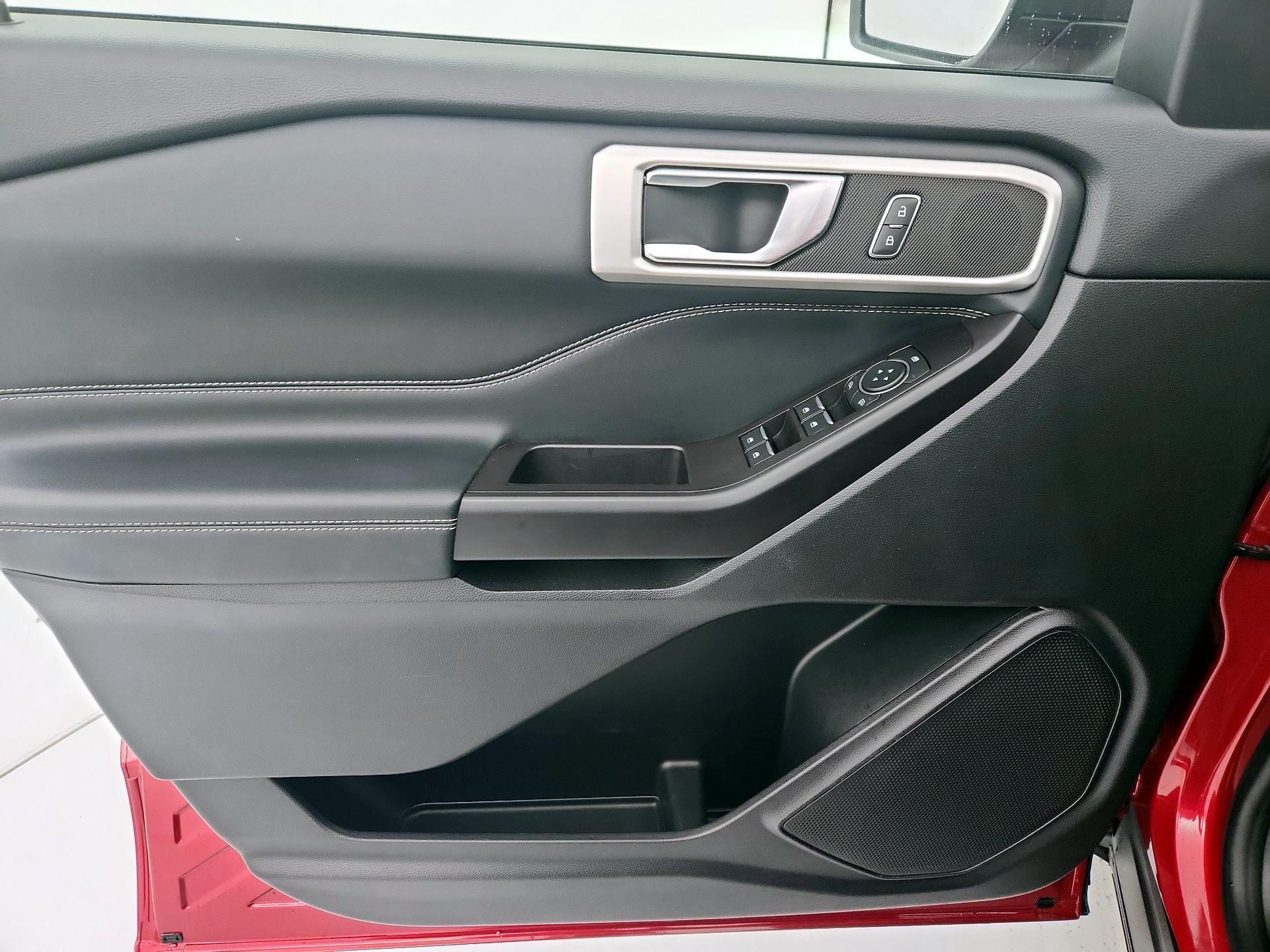 Thumbnail: 2020 Ford Explorer - 12