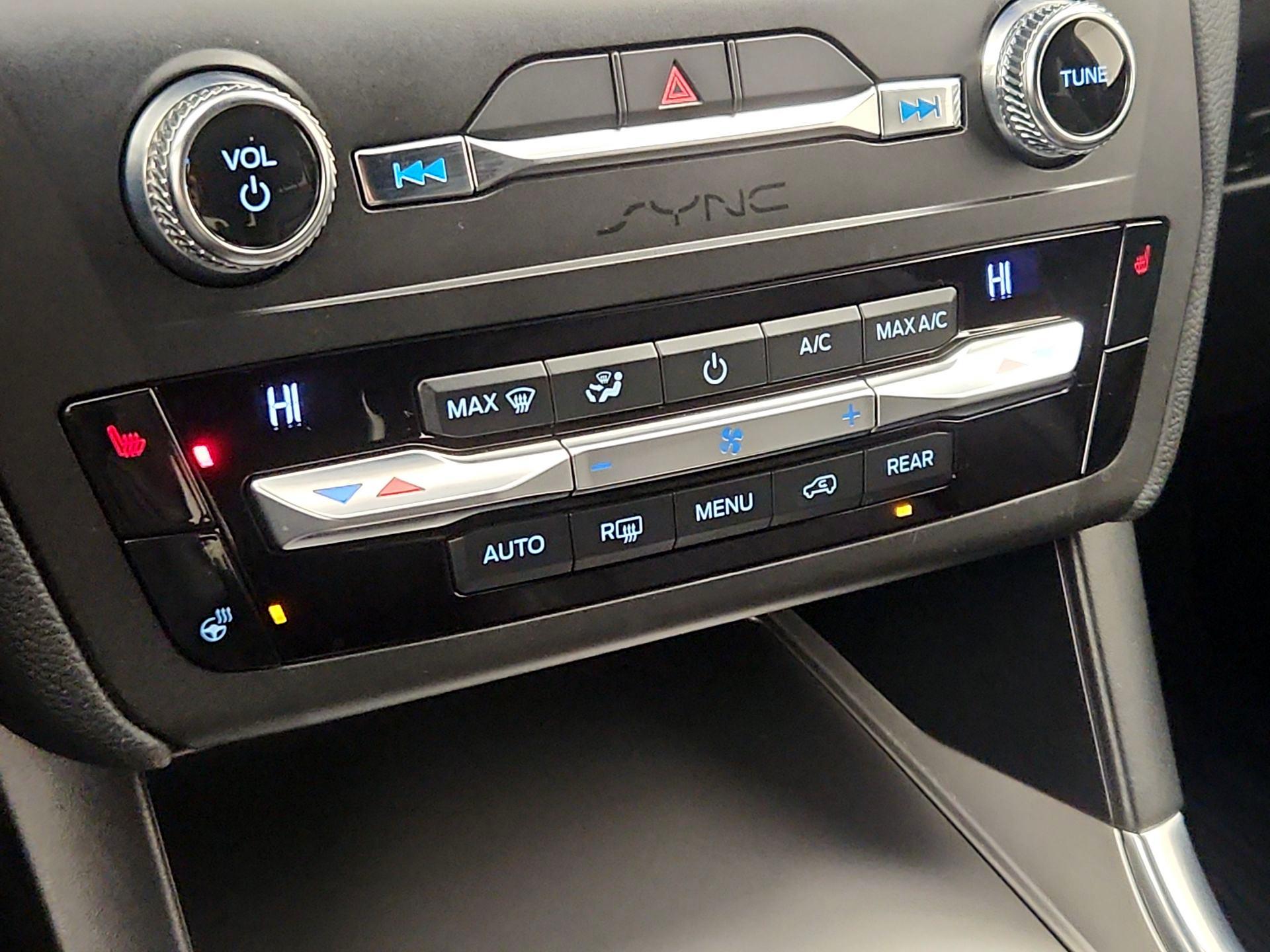 Thumbnail: 2020 Ford Explorer - 17