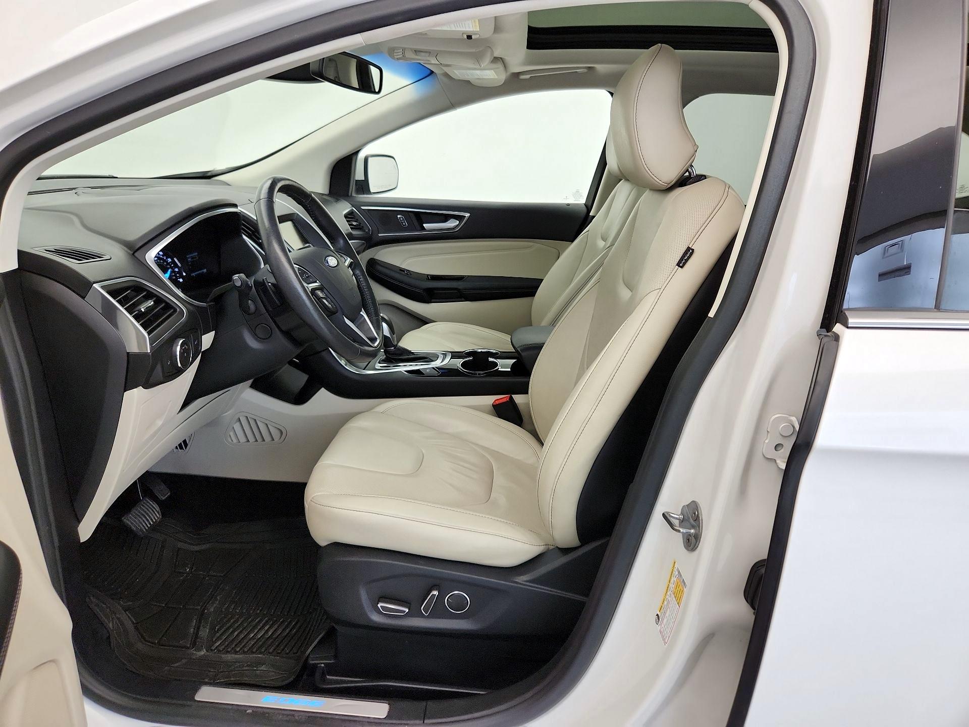 Thumbnail: 2015 Ford Edge - 11