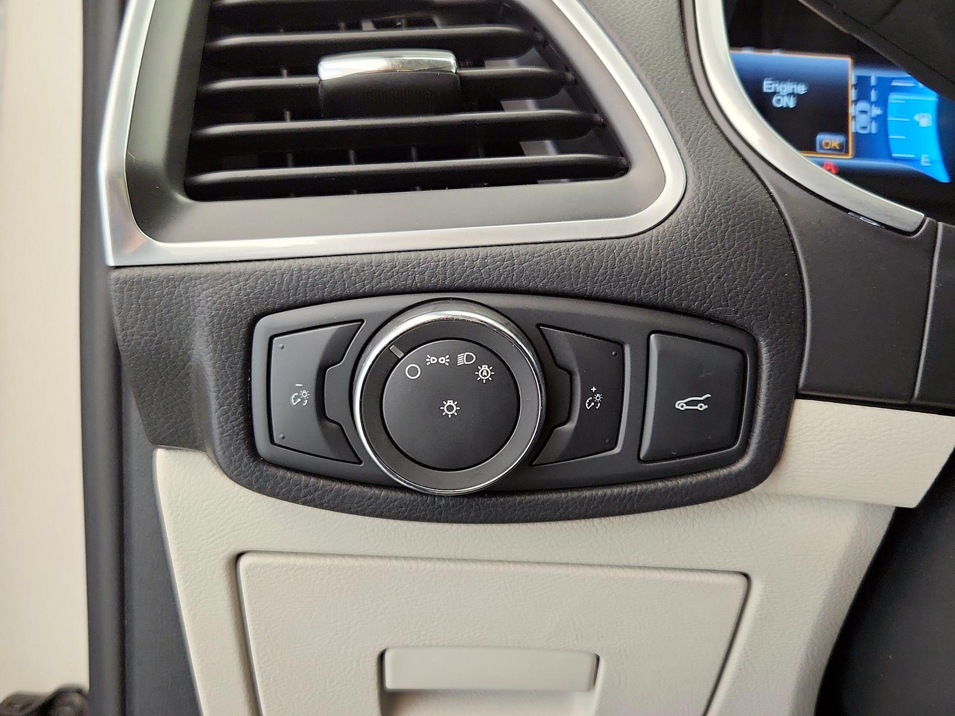 Thumbnail: 2015 Ford Edge - 13