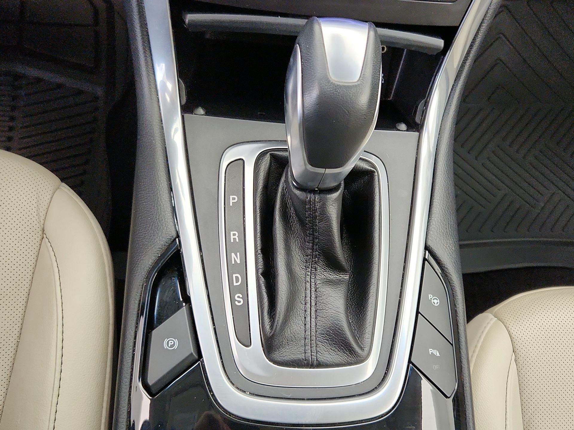 Thumbnail: 2015 Ford Edge - 18