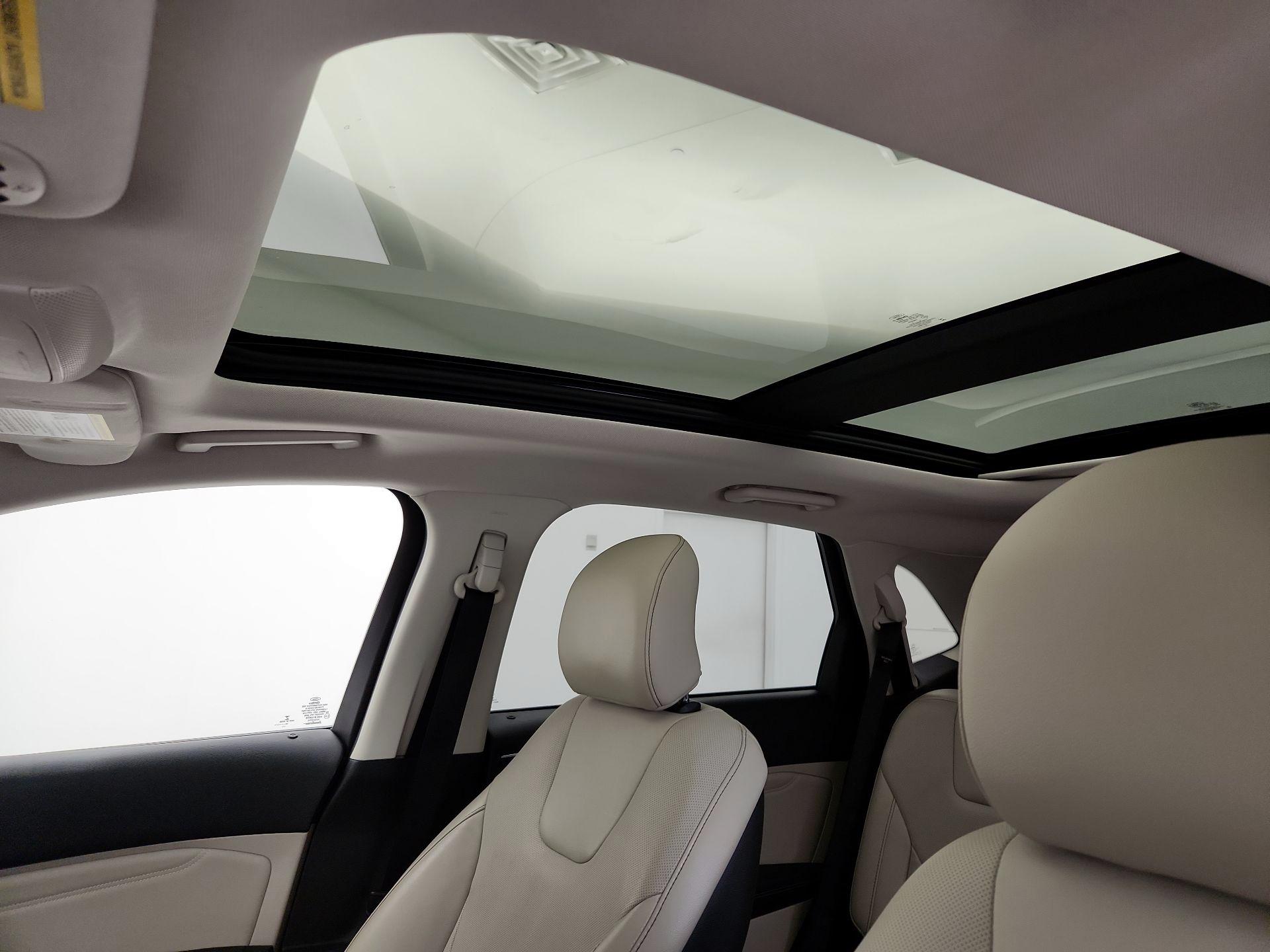 Thumbnail: 2015 Ford Edge - 20