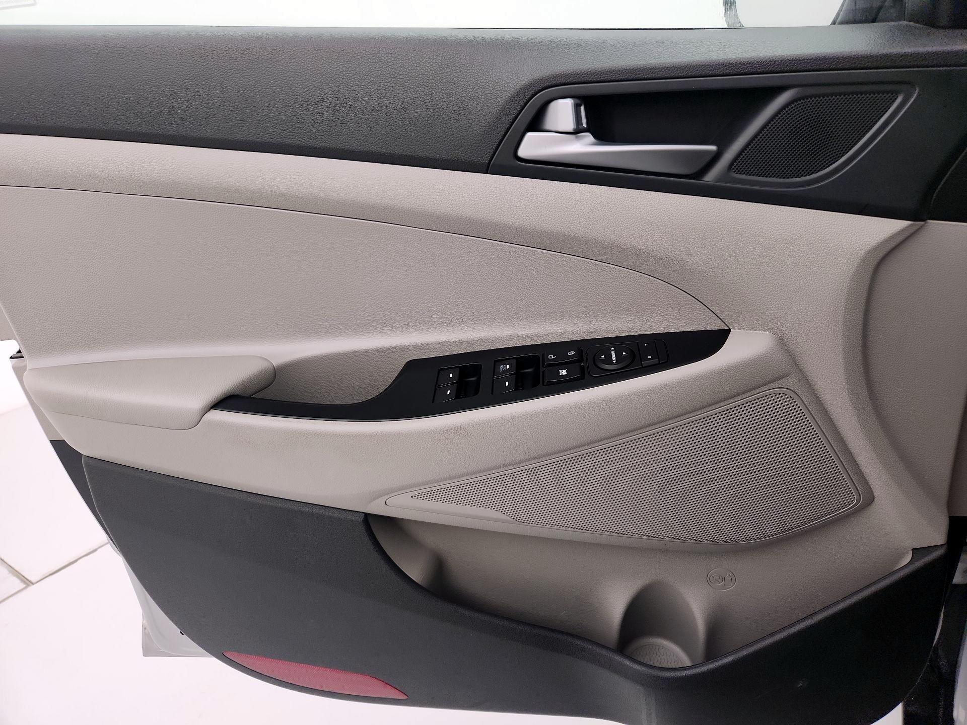 Thumbnail: 2017 Hyundai Tucson - 12