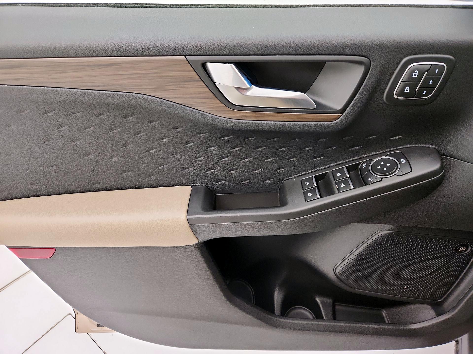 Thumbnail: 2020 Ford Escape - 12