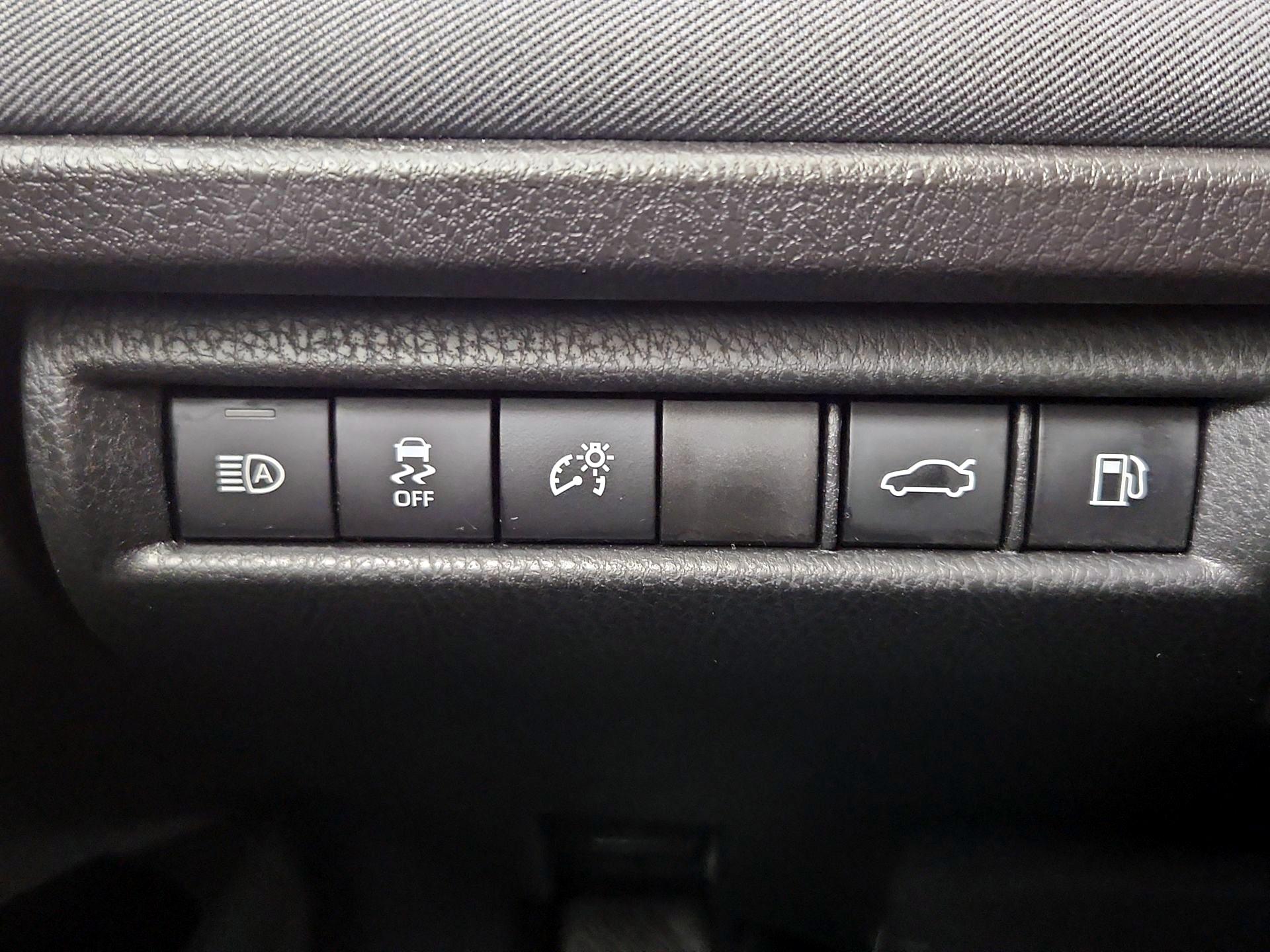 Thumbnail: 2025 Toyota Camry - 13