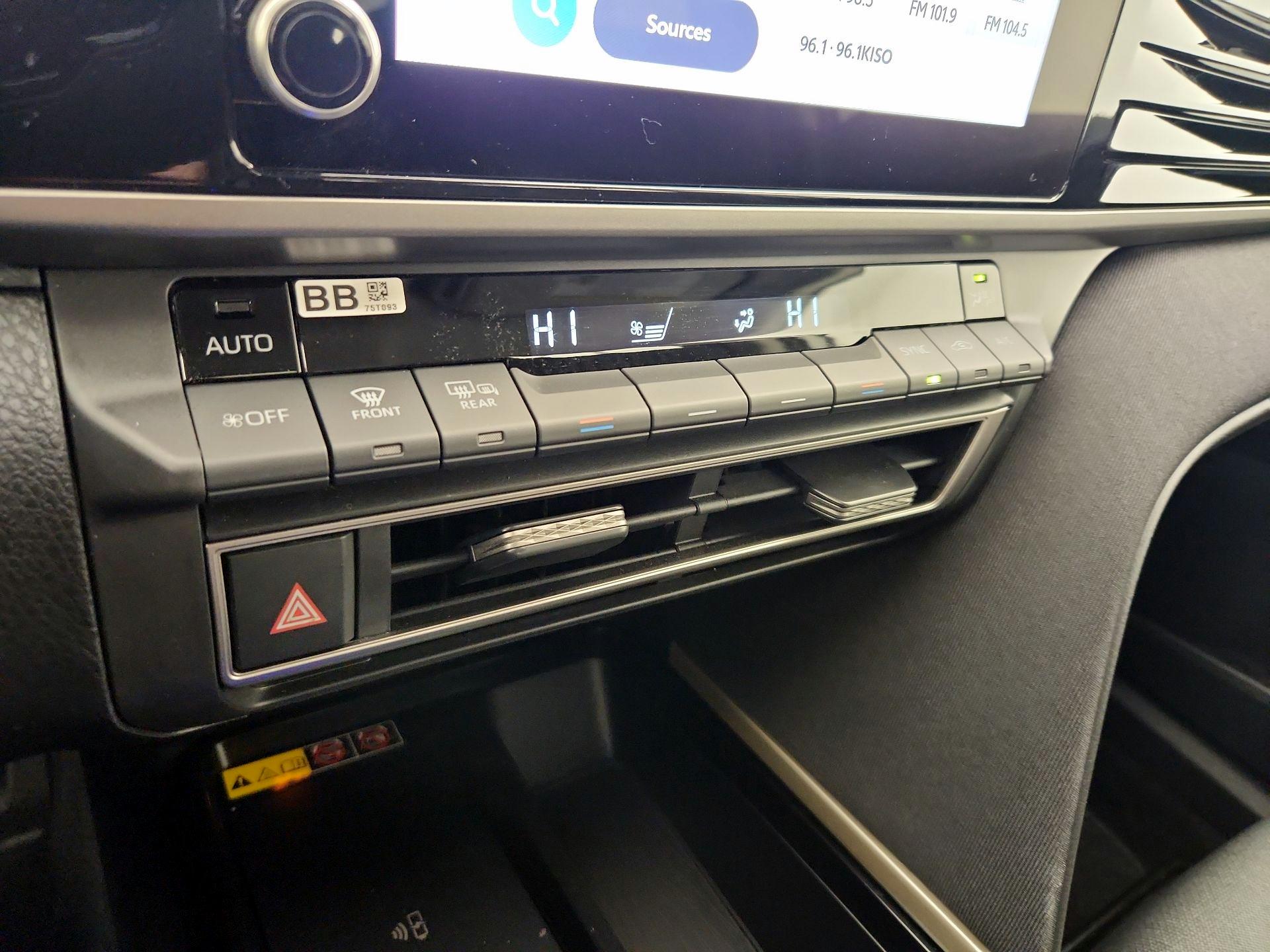 Thumbnail: 2025 Toyota Camry - 16