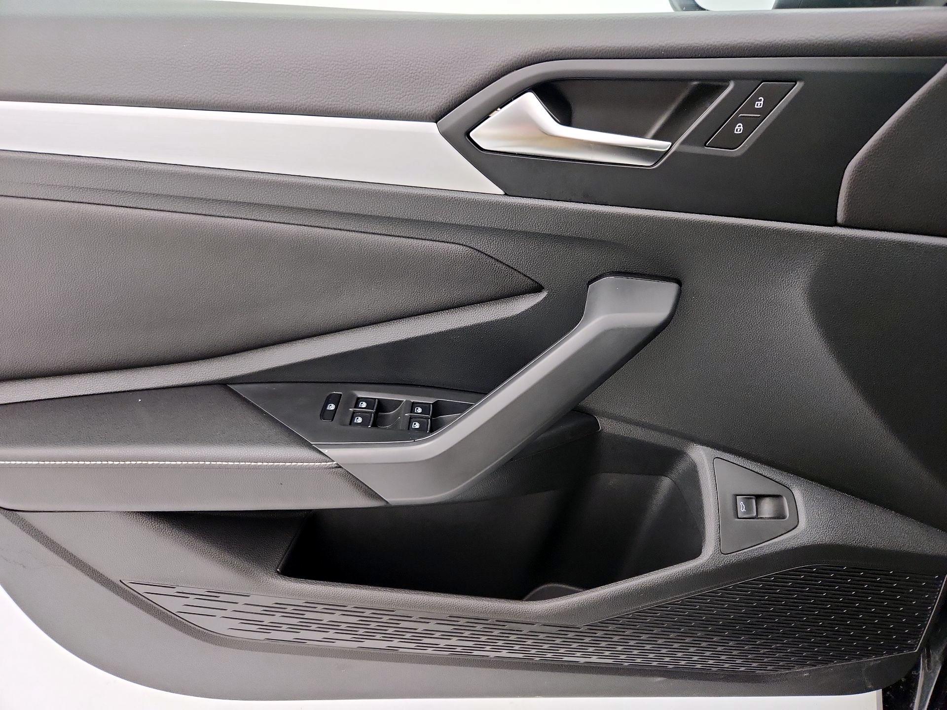 Thumbnail: 2025 Volkswagen Jetta - 12