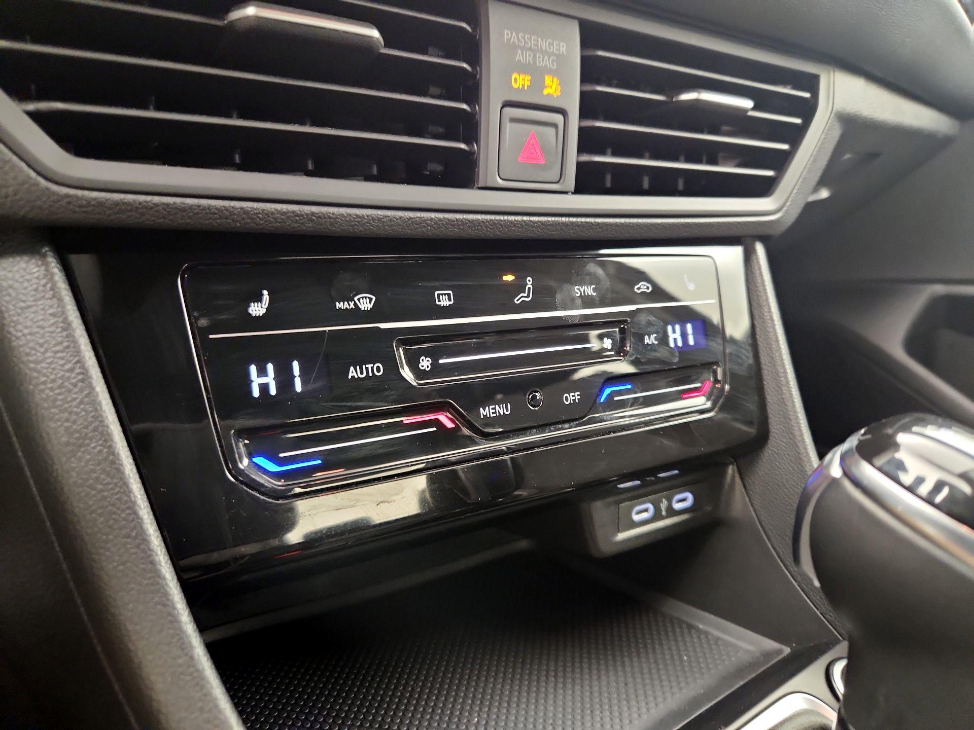 Thumbnail: 2025 Volkswagen Jetta - 16