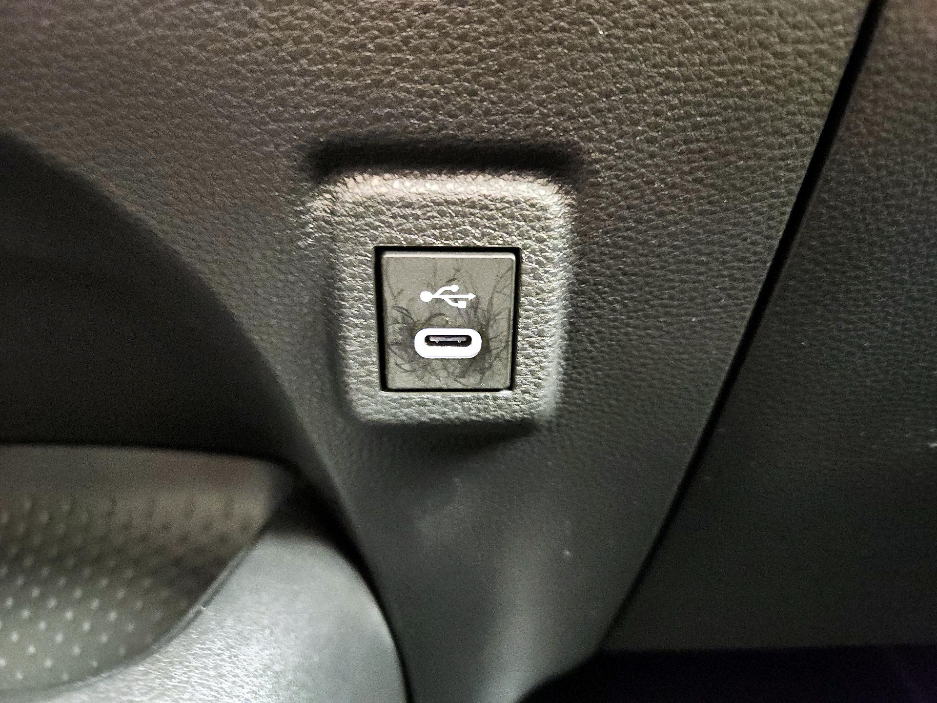 Thumbnail: 2025 Toyota Corolla - 18