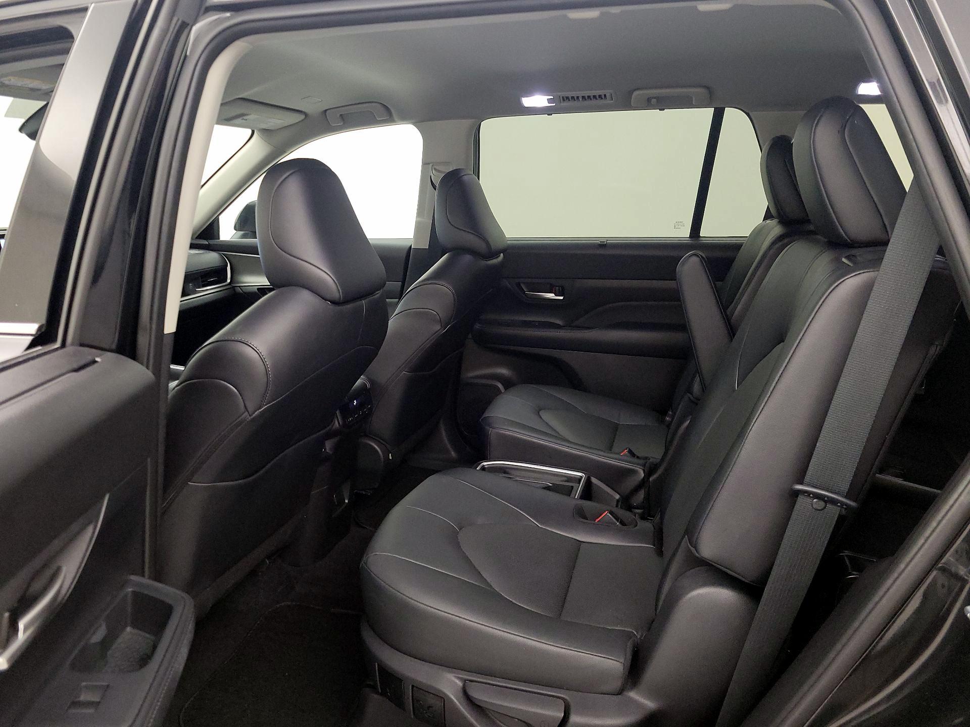 Thumbnail: 2025 Toyota Grand Highlander - 19