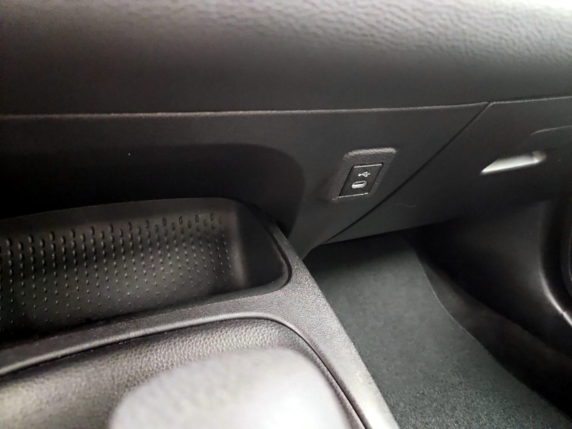 Thumbnail: 2025 Toyota Corolla - 18