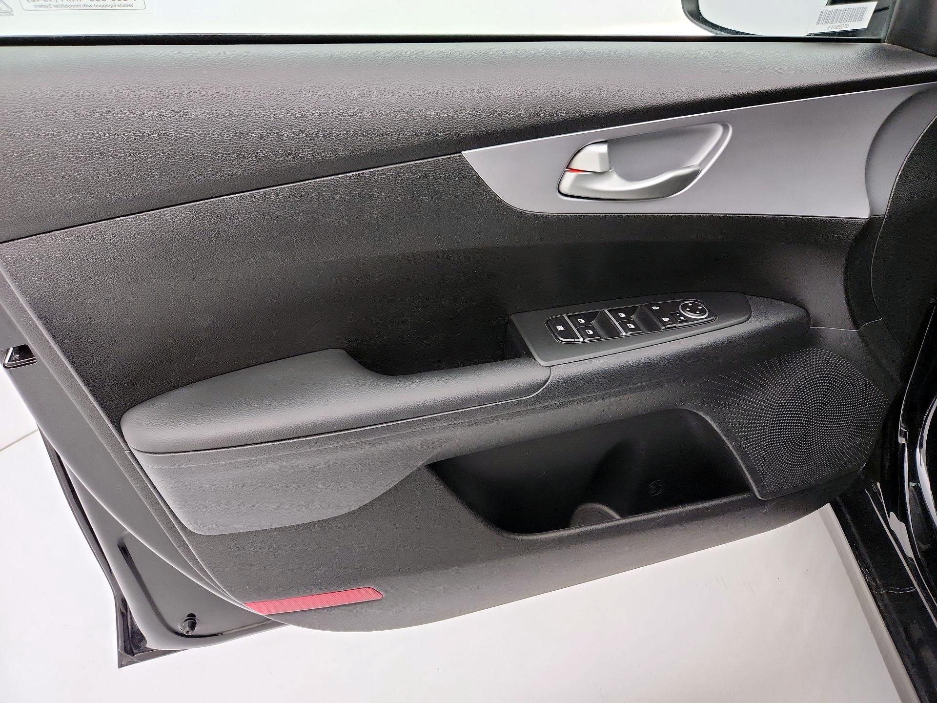 Thumbnail: 2024 Kia Forte - 12