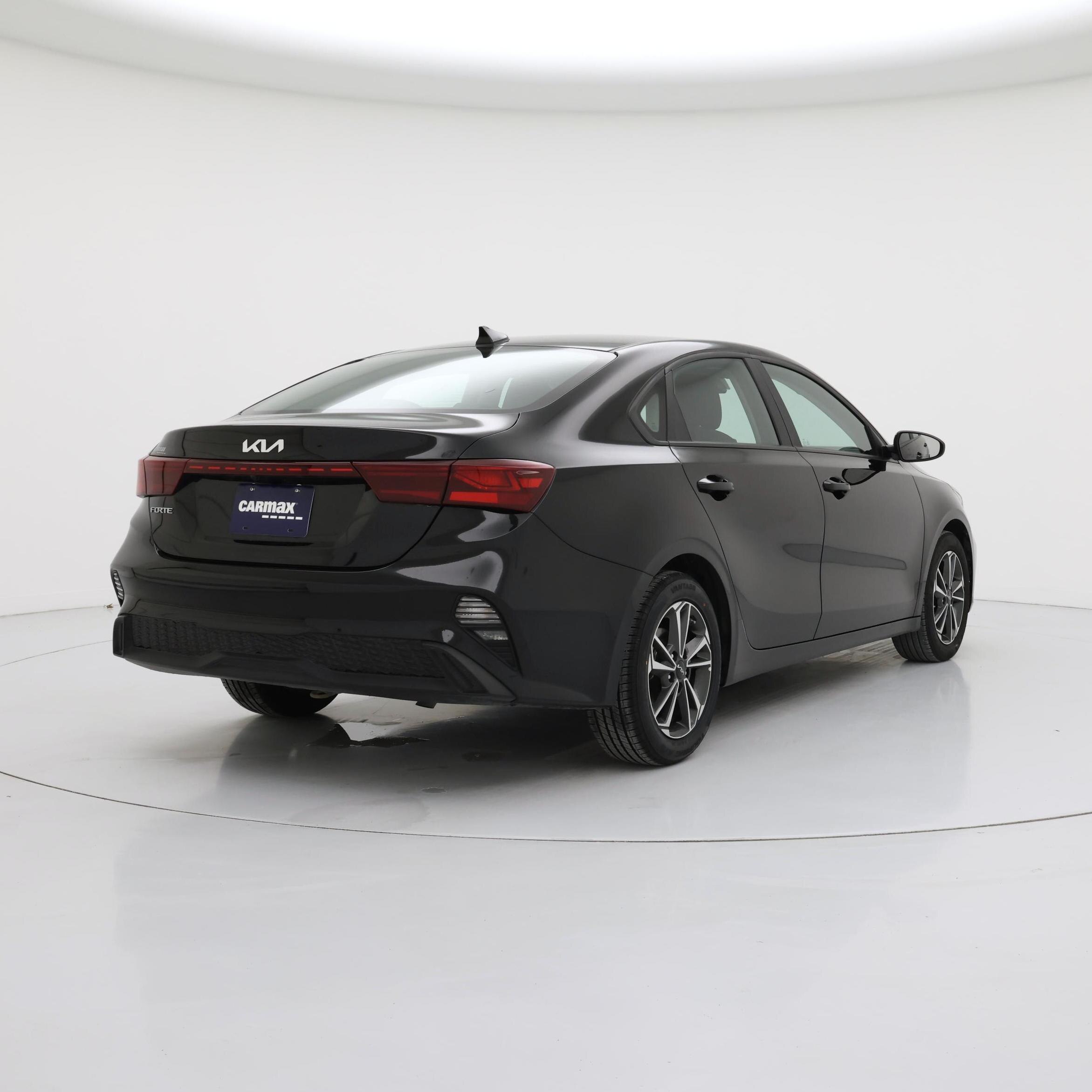 Thumbnail: 2024 Kia Forte - 8