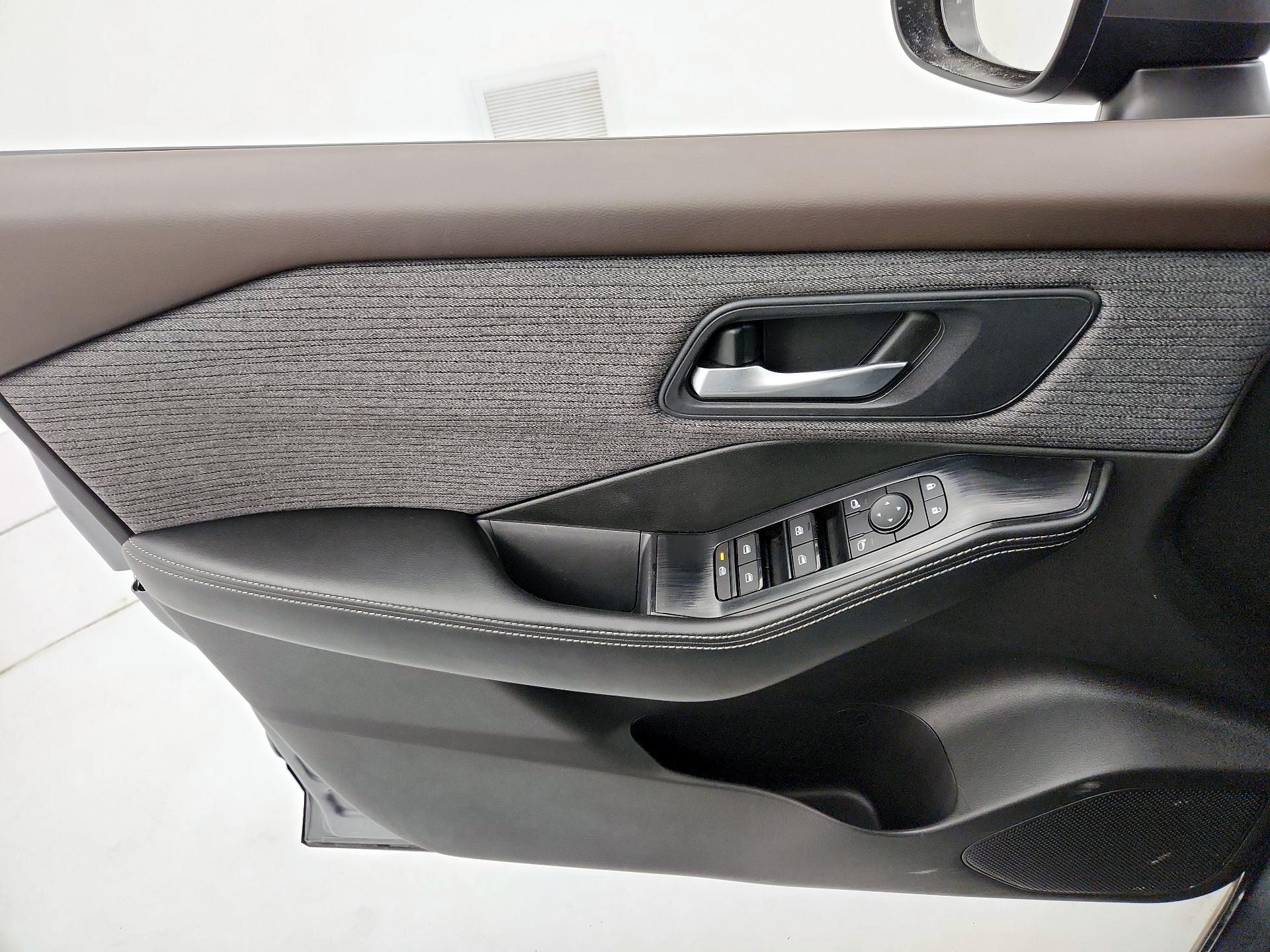 Thumbnail: 2023 Nissan Rogue - 12