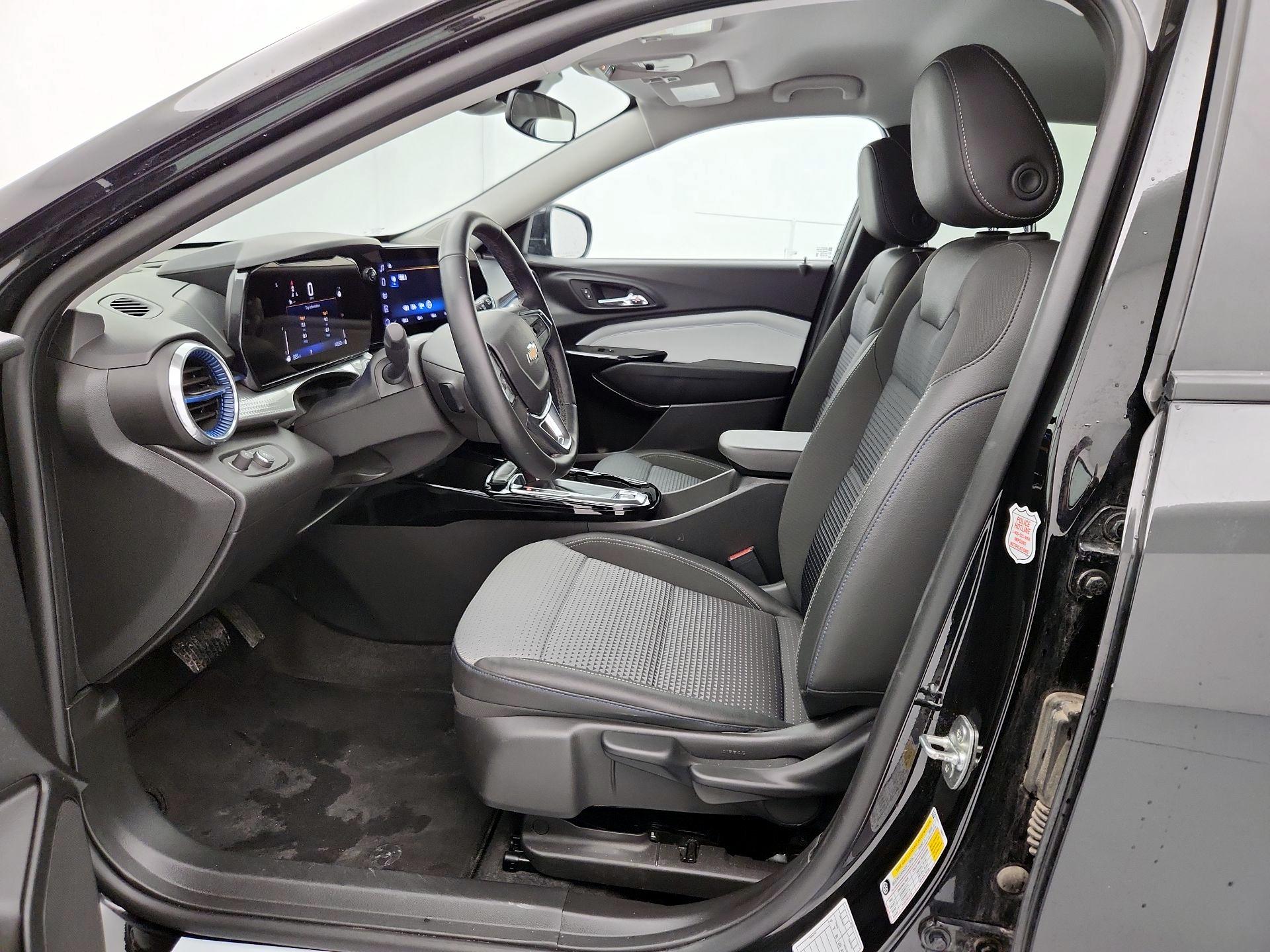 Thumbnail: 2025 Chevrolet Trax - 11