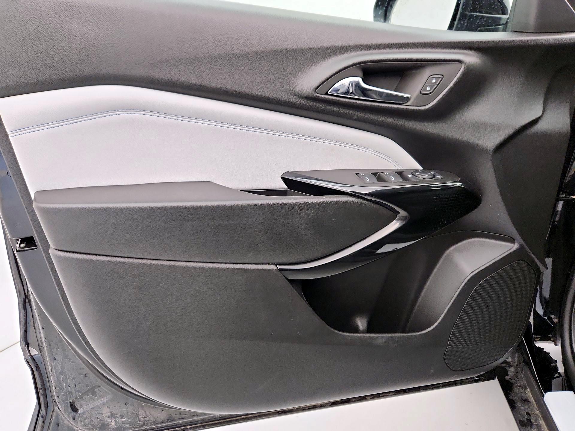 Thumbnail: 2025 Chevrolet Trax - 12