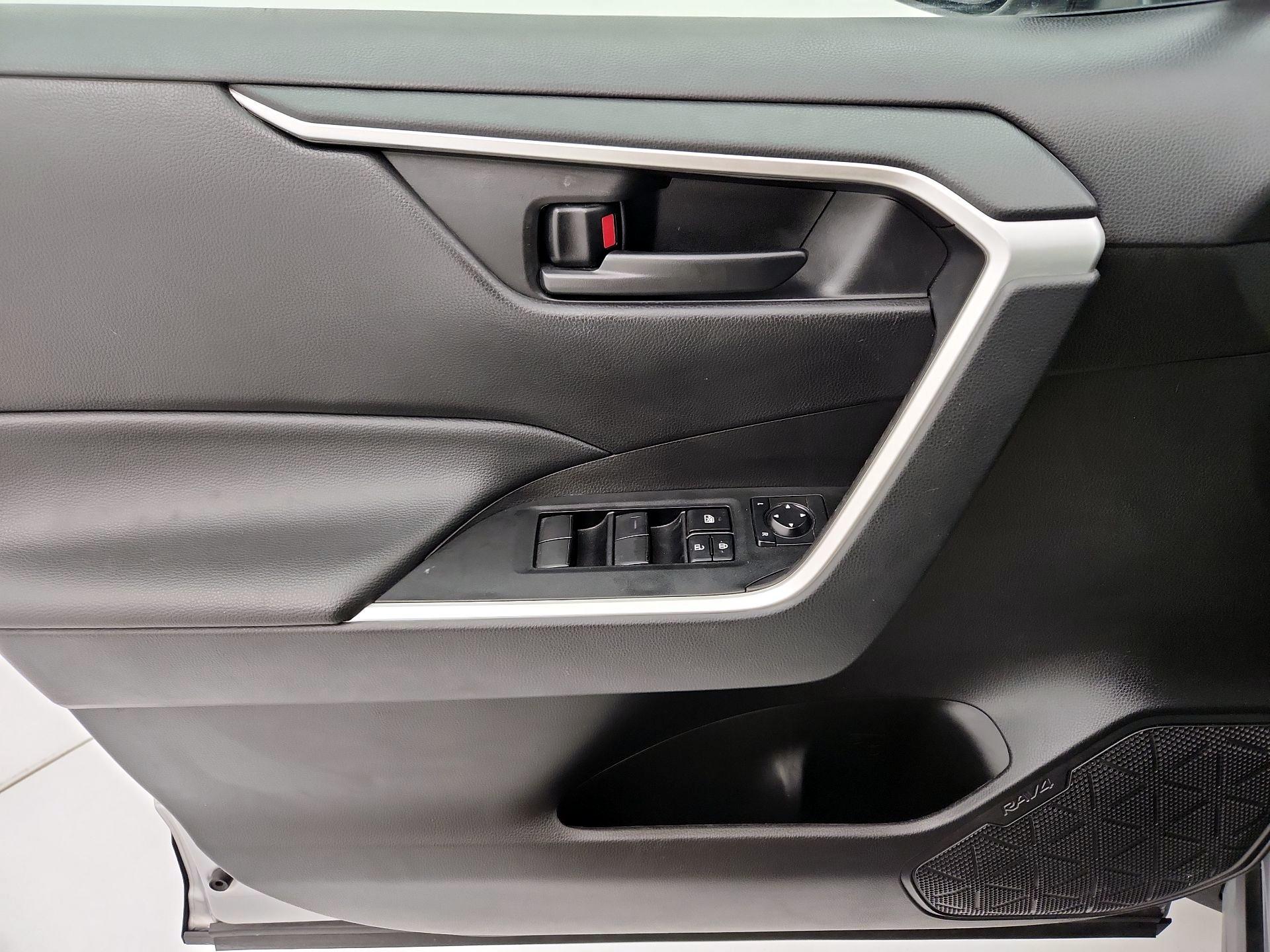 Thumbnail: 2024 Toyota RAV4 - 12