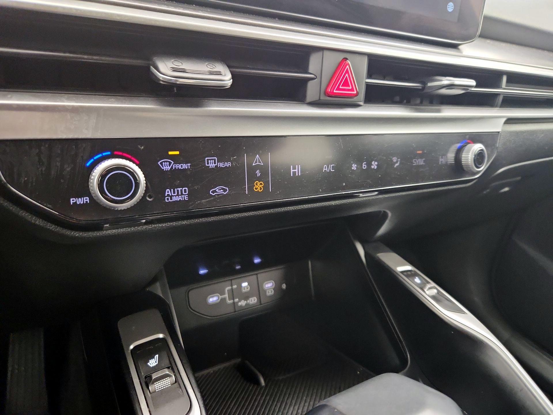 Thumbnail: 2024 Kia Sorento - 17
