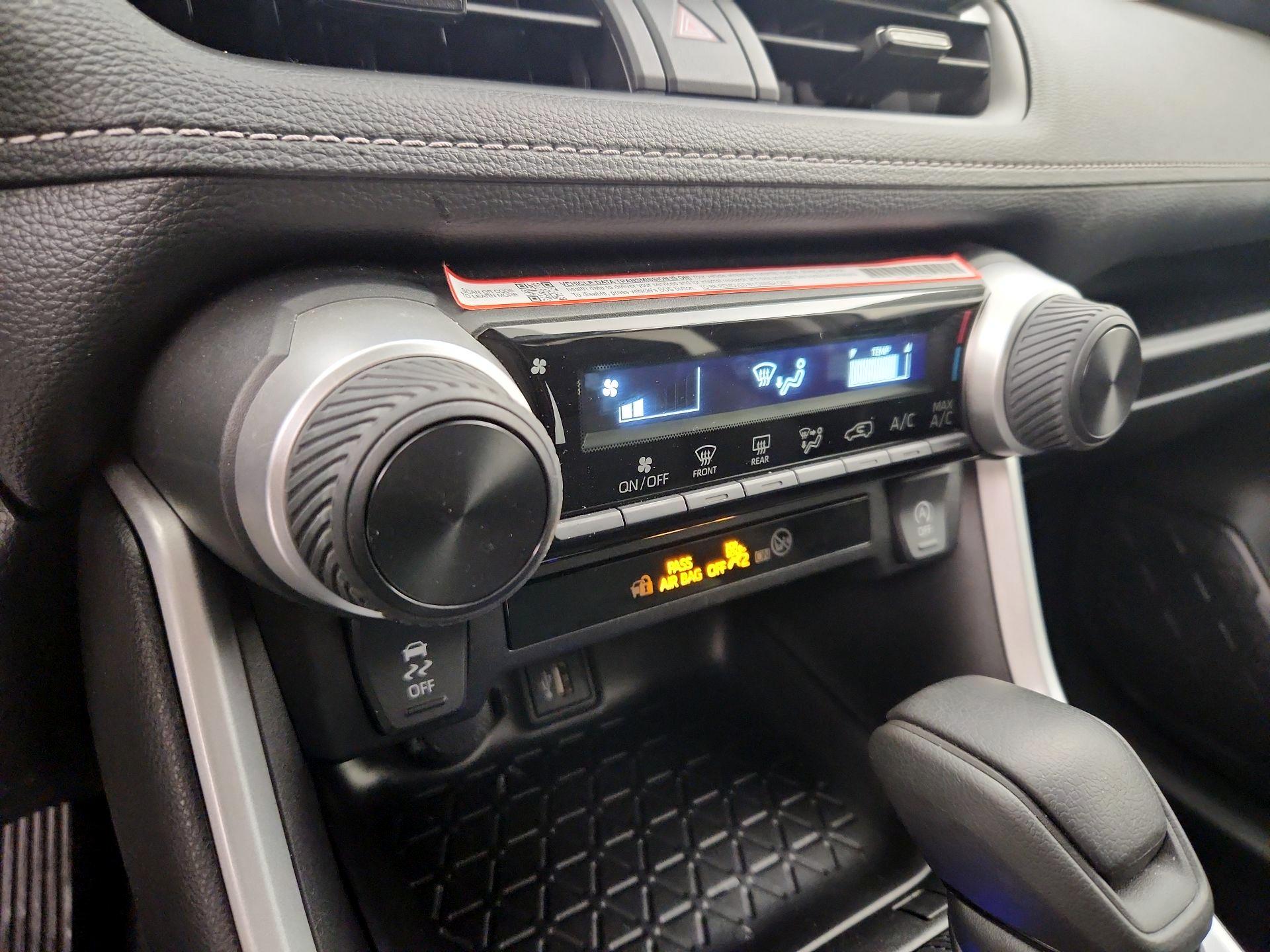 Thumbnail: 2025 Toyota RAV4 - 16