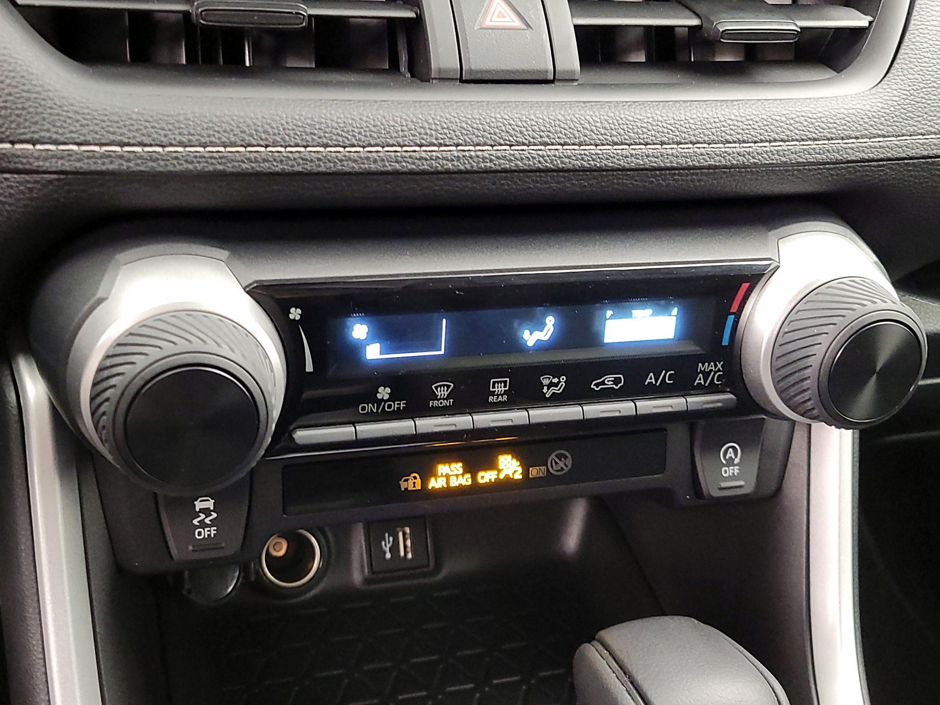 Thumbnail: 2025 Toyota RAV4 - 16