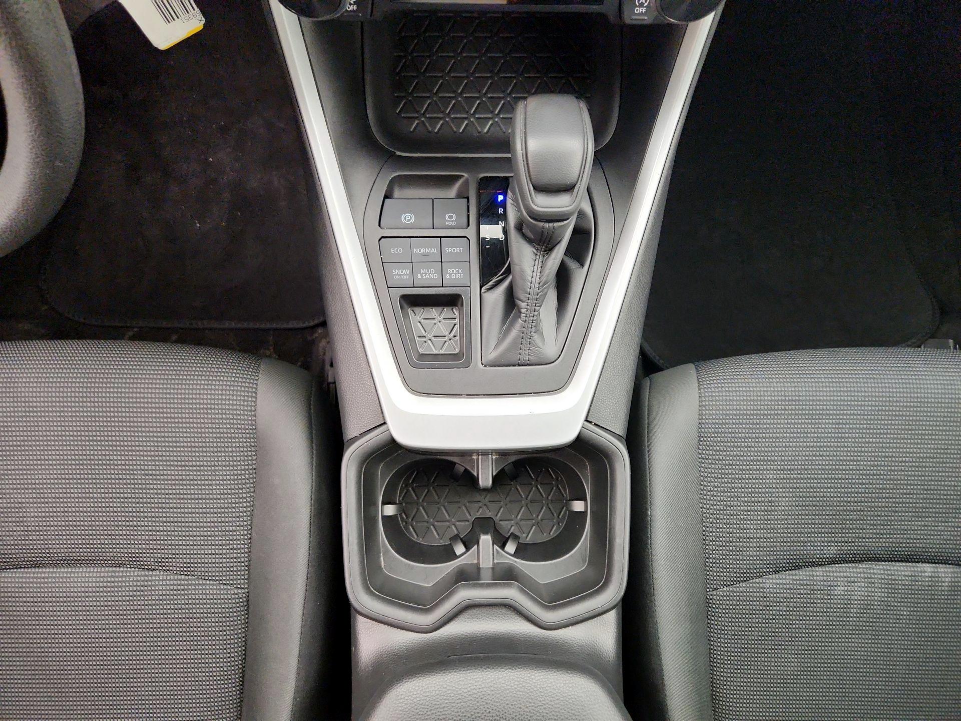 Thumbnail: 2024 Toyota RAV4 - 17