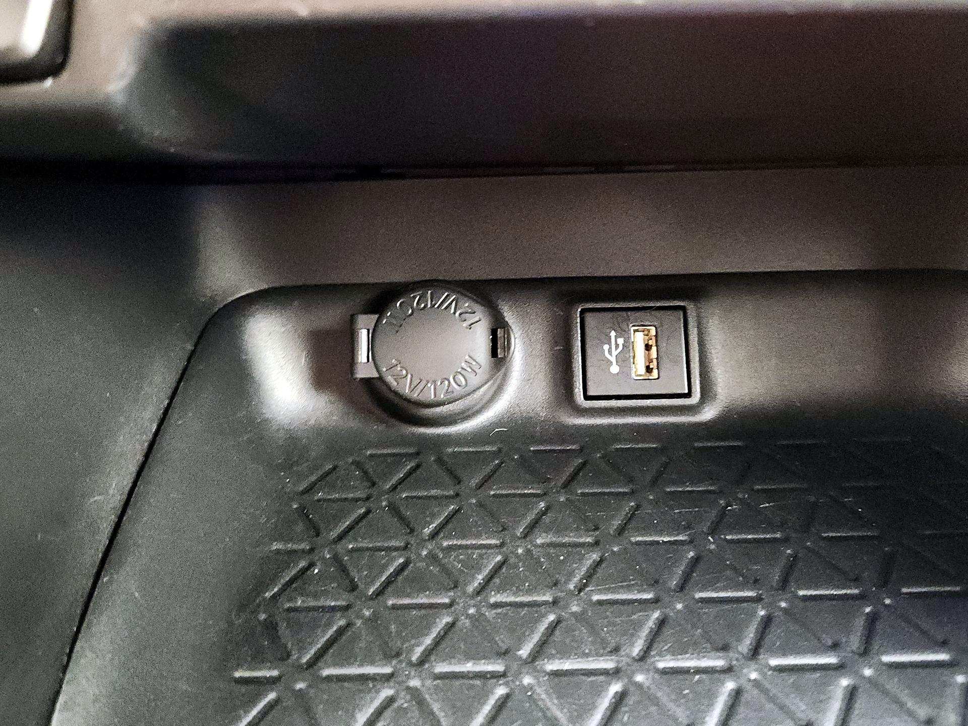 Thumbnail: 2024 Toyota RAV4 - 18