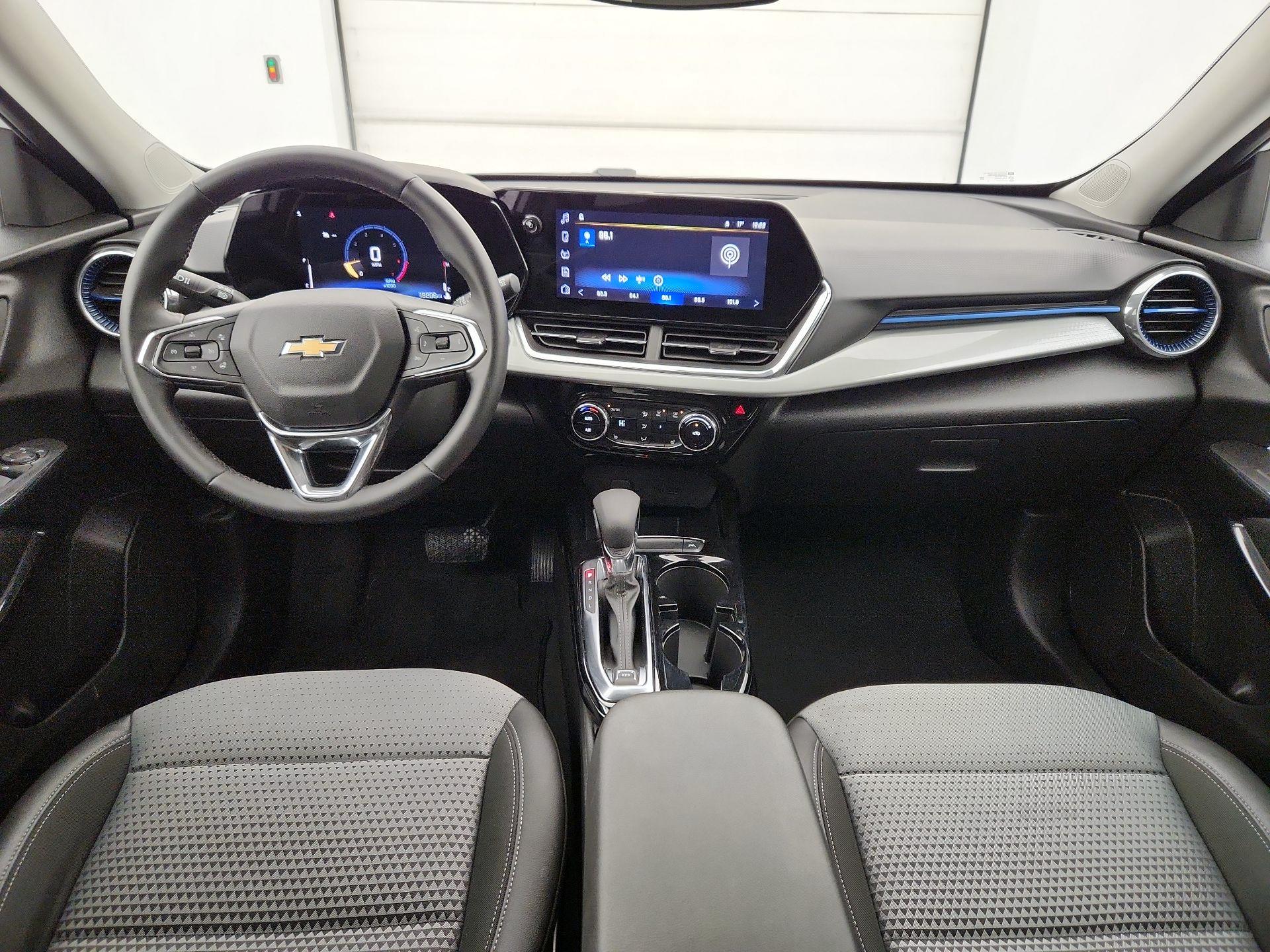 Thumbnail: 2025 Chevrolet Trax - 9