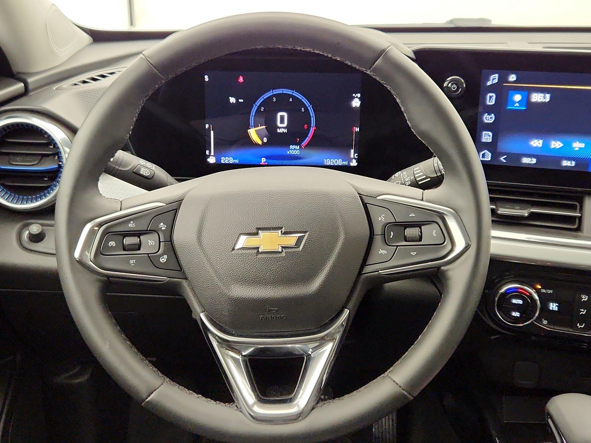 Thumbnail: 2025 Chevrolet Trax - 10