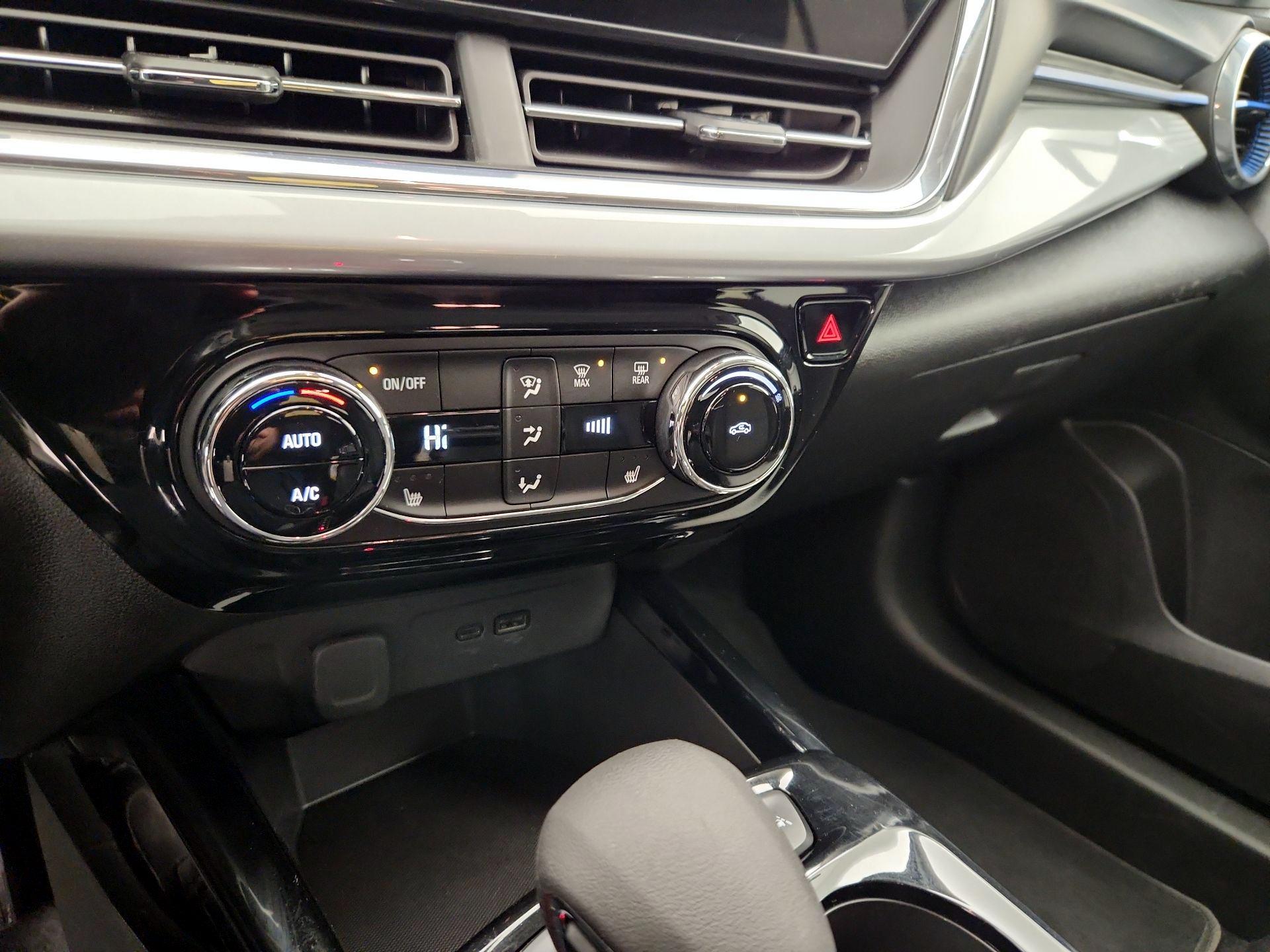 Thumbnail: 2025 Chevrolet Trax - 16