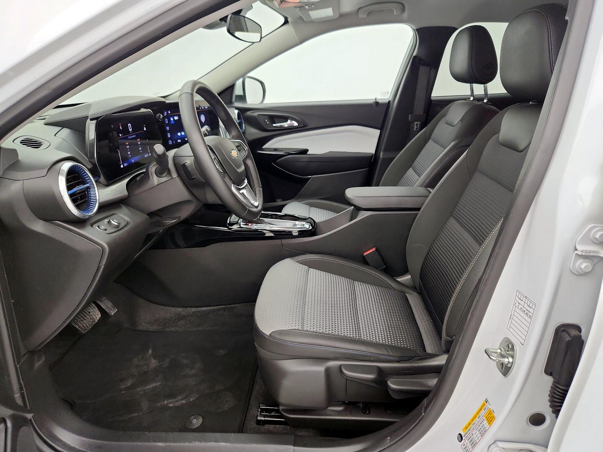 Thumbnail: 2025 Chevrolet Trax - 11