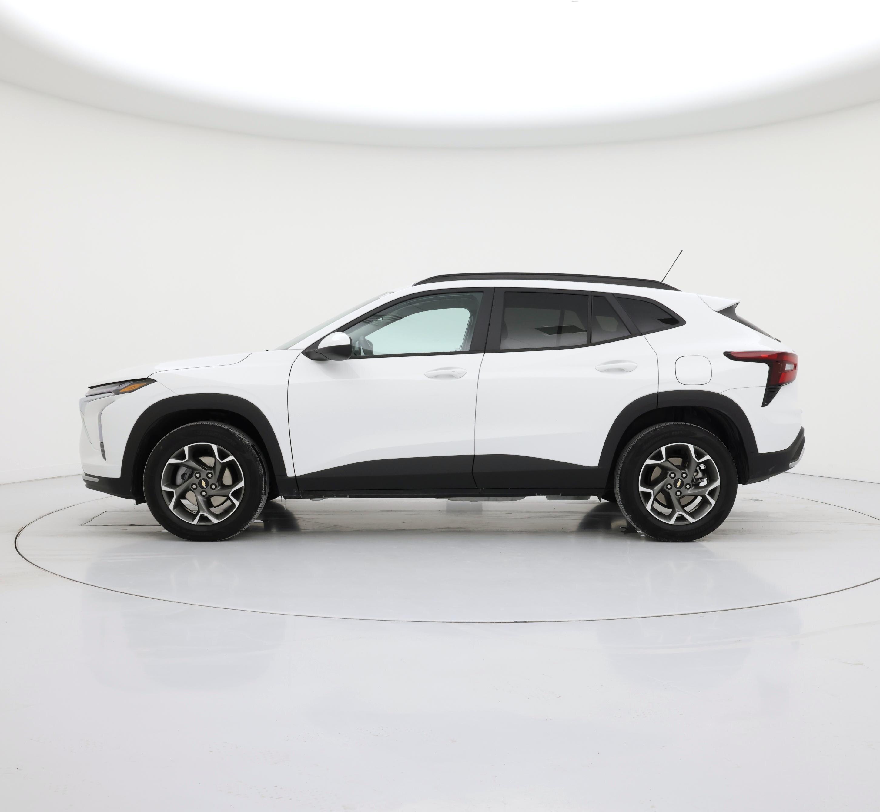 Thumbnail: 2025 Chevrolet Trax - 3