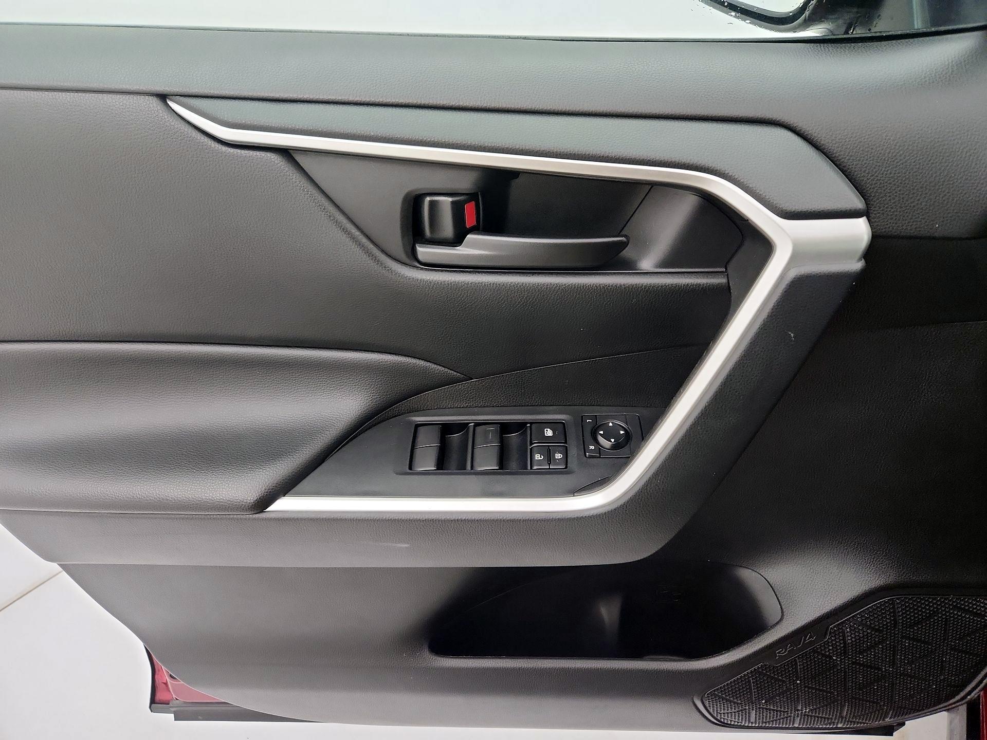 Thumbnail: 2024 Toyota RAV4 - 12