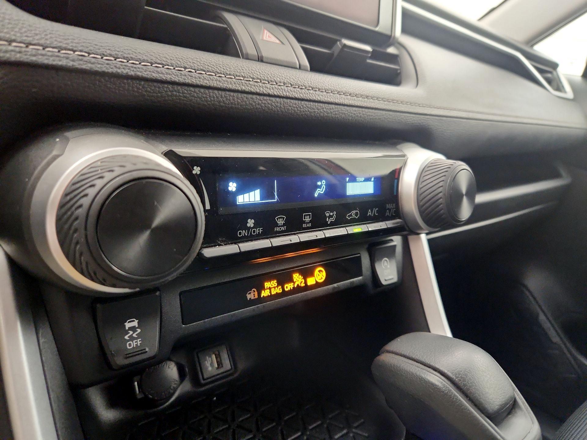 Thumbnail: 2024 Toyota RAV4 - 16