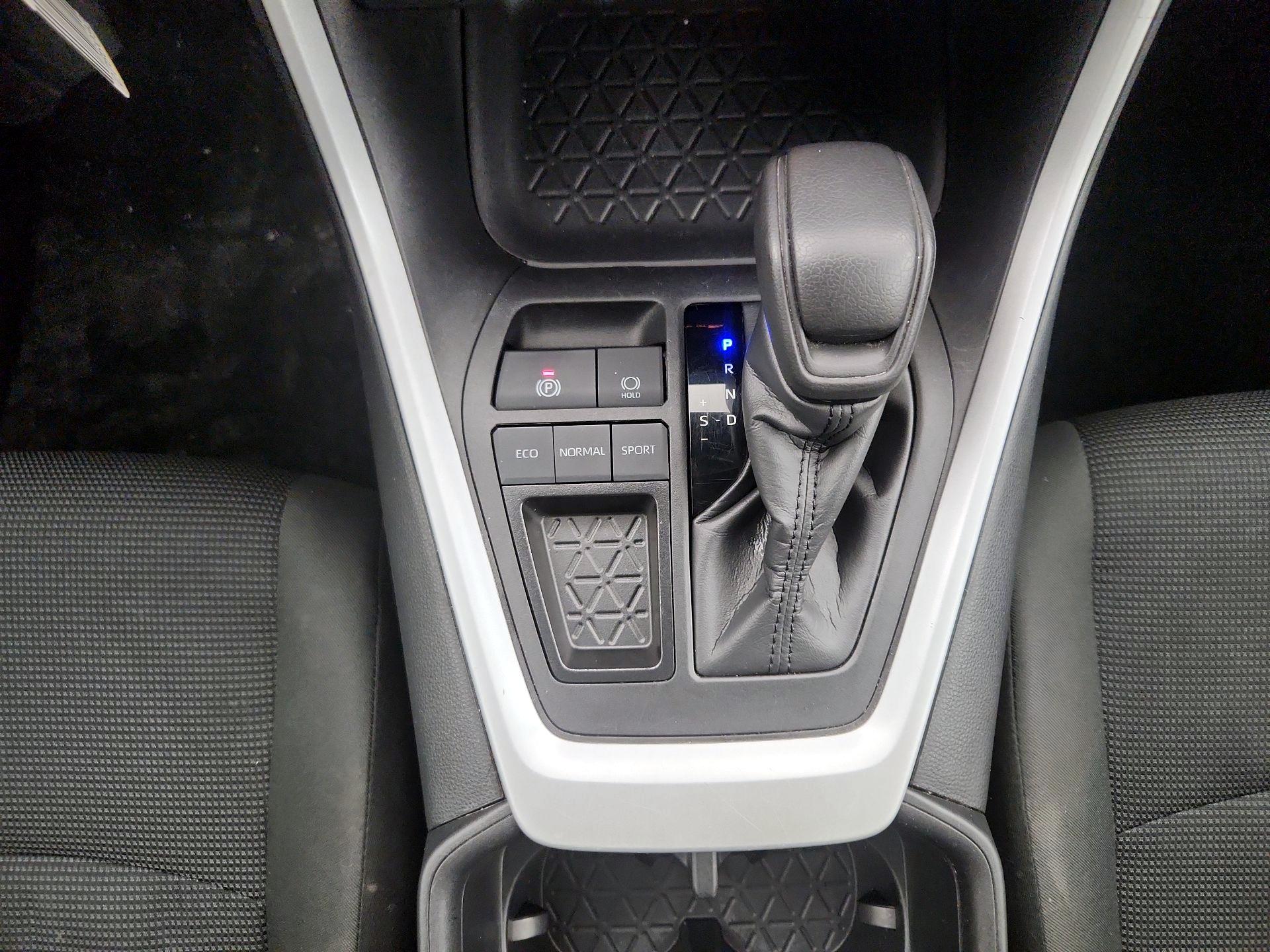 Thumbnail: 2024 Toyota RAV4 - 17