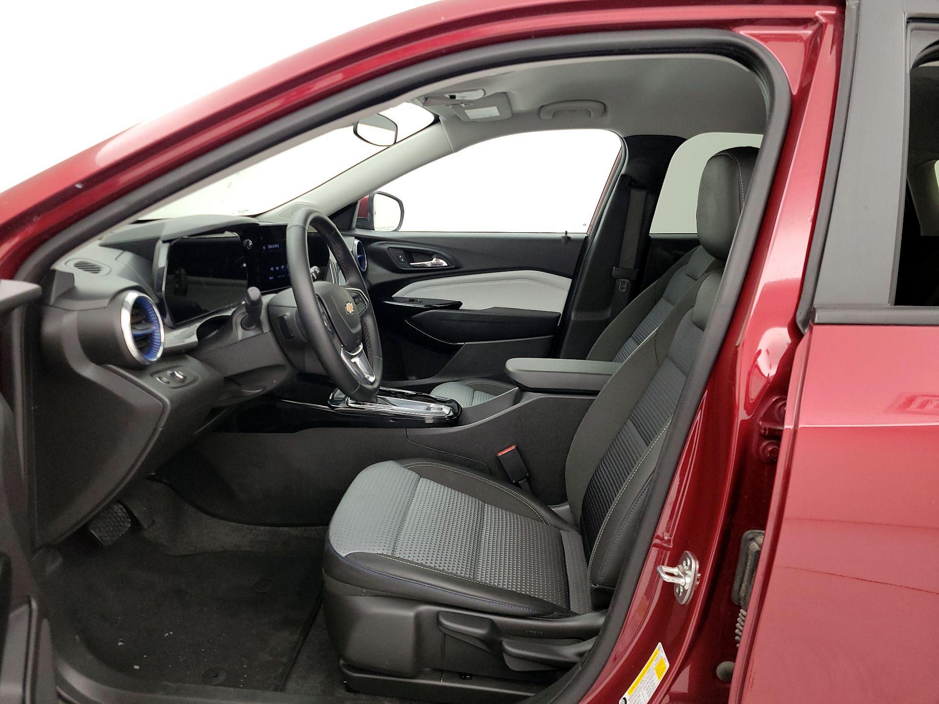 Thumbnail: 2025 Chevrolet Trax - 11