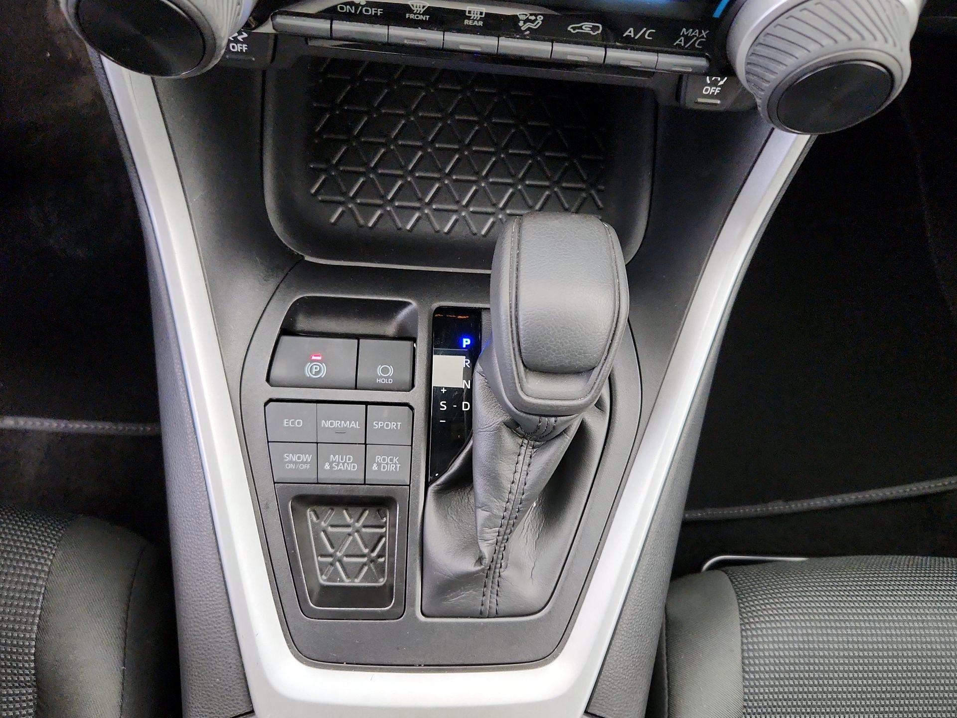 Thumbnail: 2025 Toyota RAV4 - 17