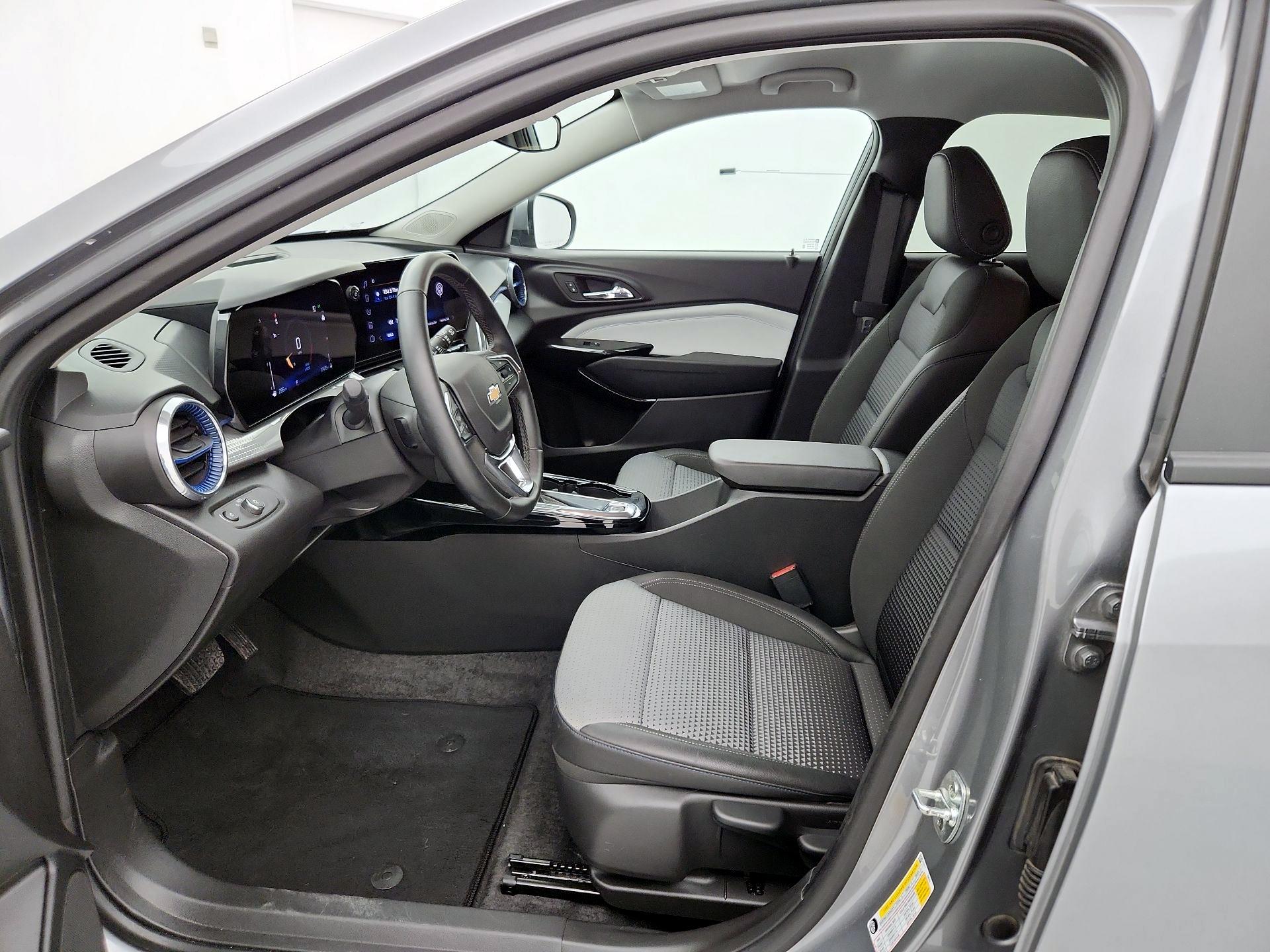 Thumbnail: 2025 Chevrolet Trax - 11