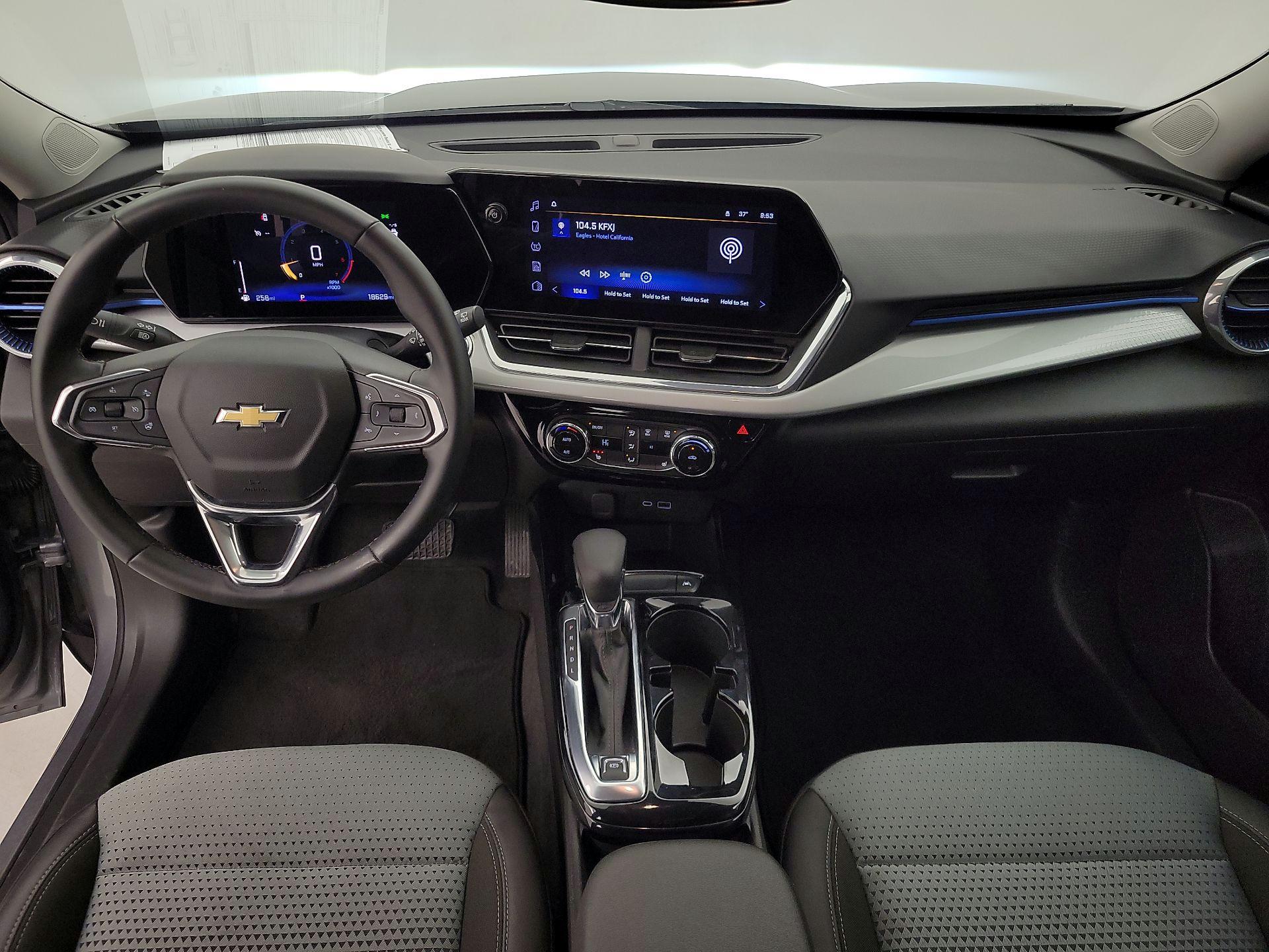 Thumbnail: 2025 Chevrolet Trax - 9