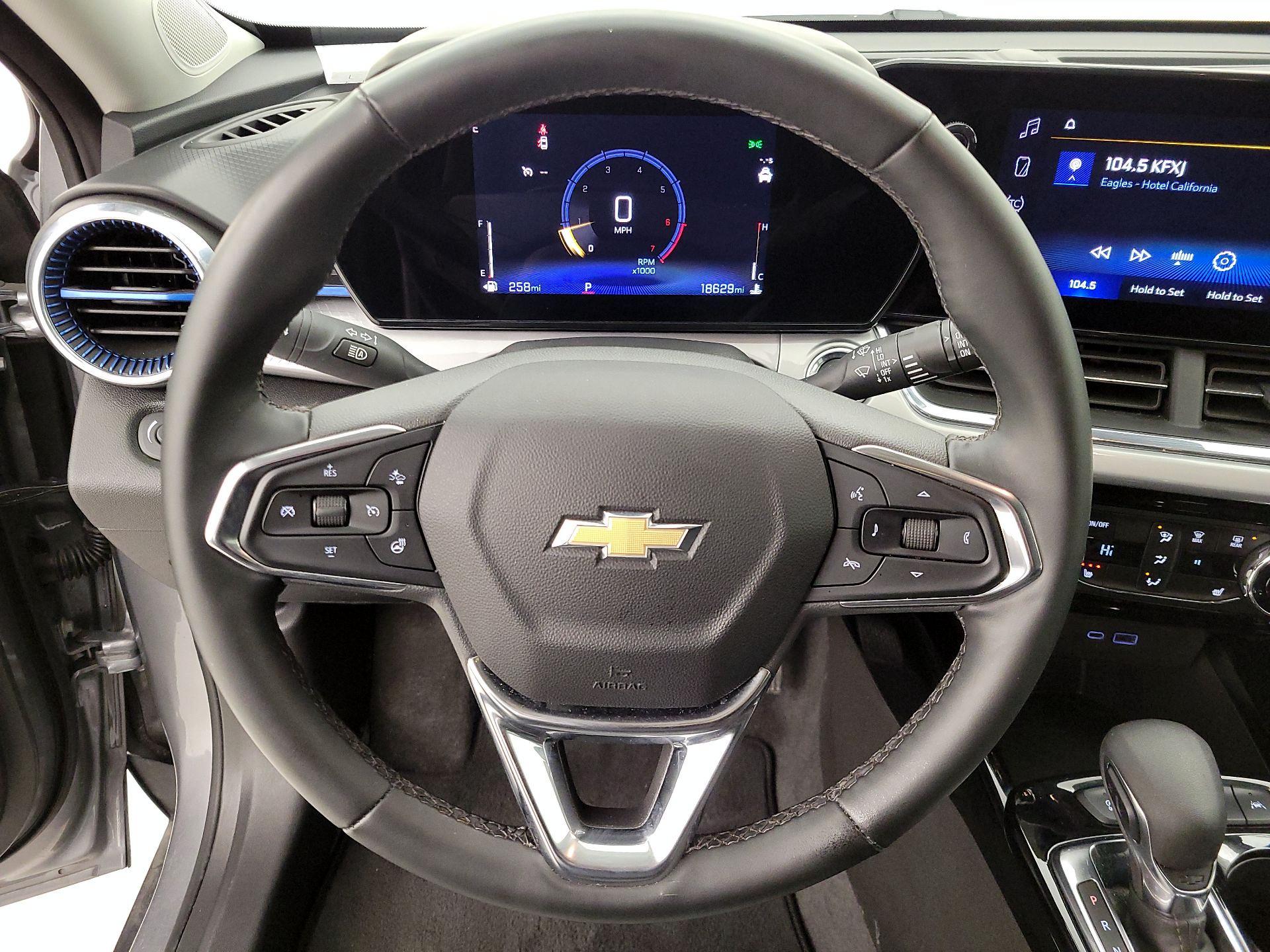 Thumbnail: 2025 Chevrolet Trax - 10