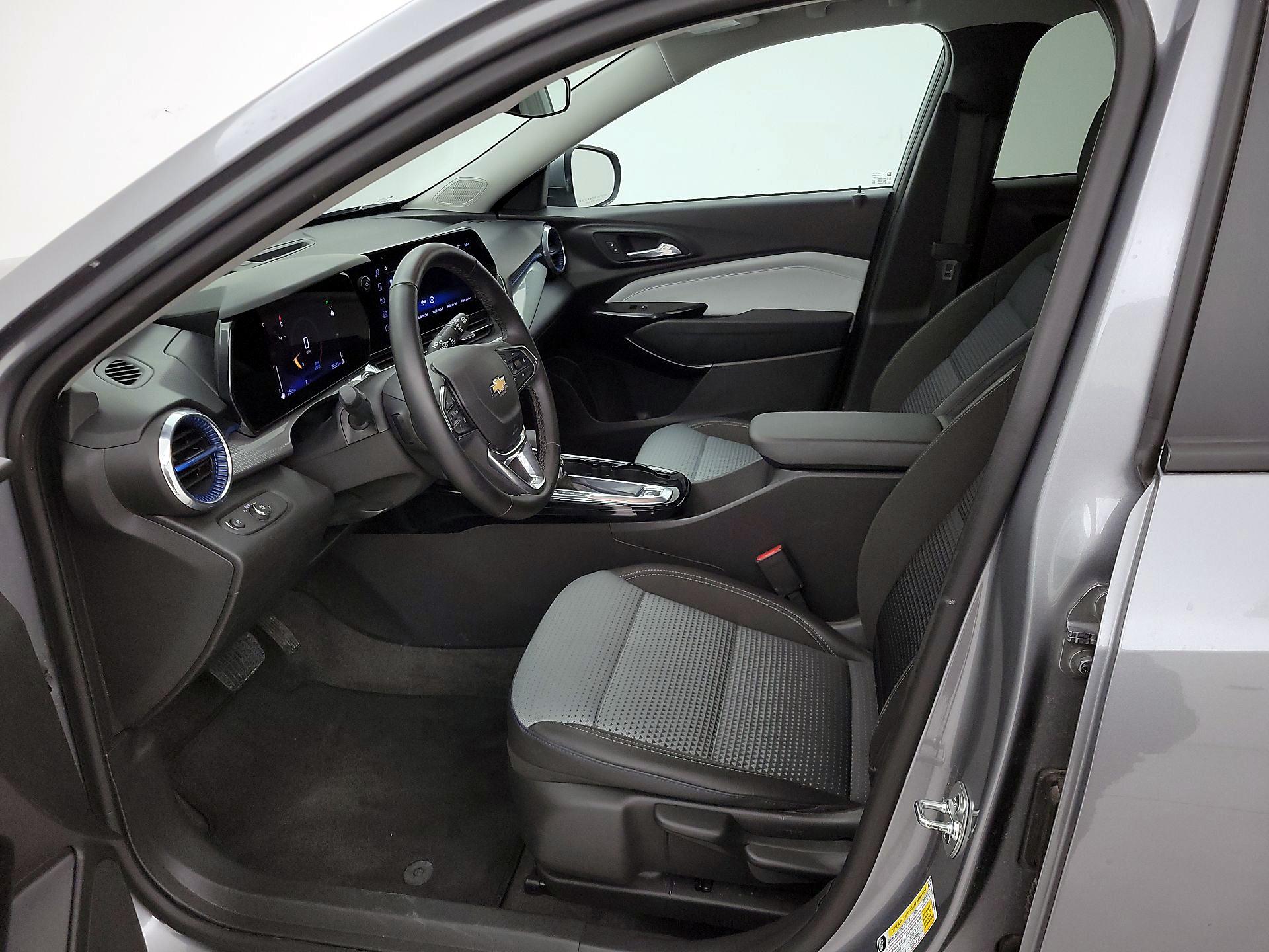 Thumbnail: 2025 Chevrolet Trax - 11