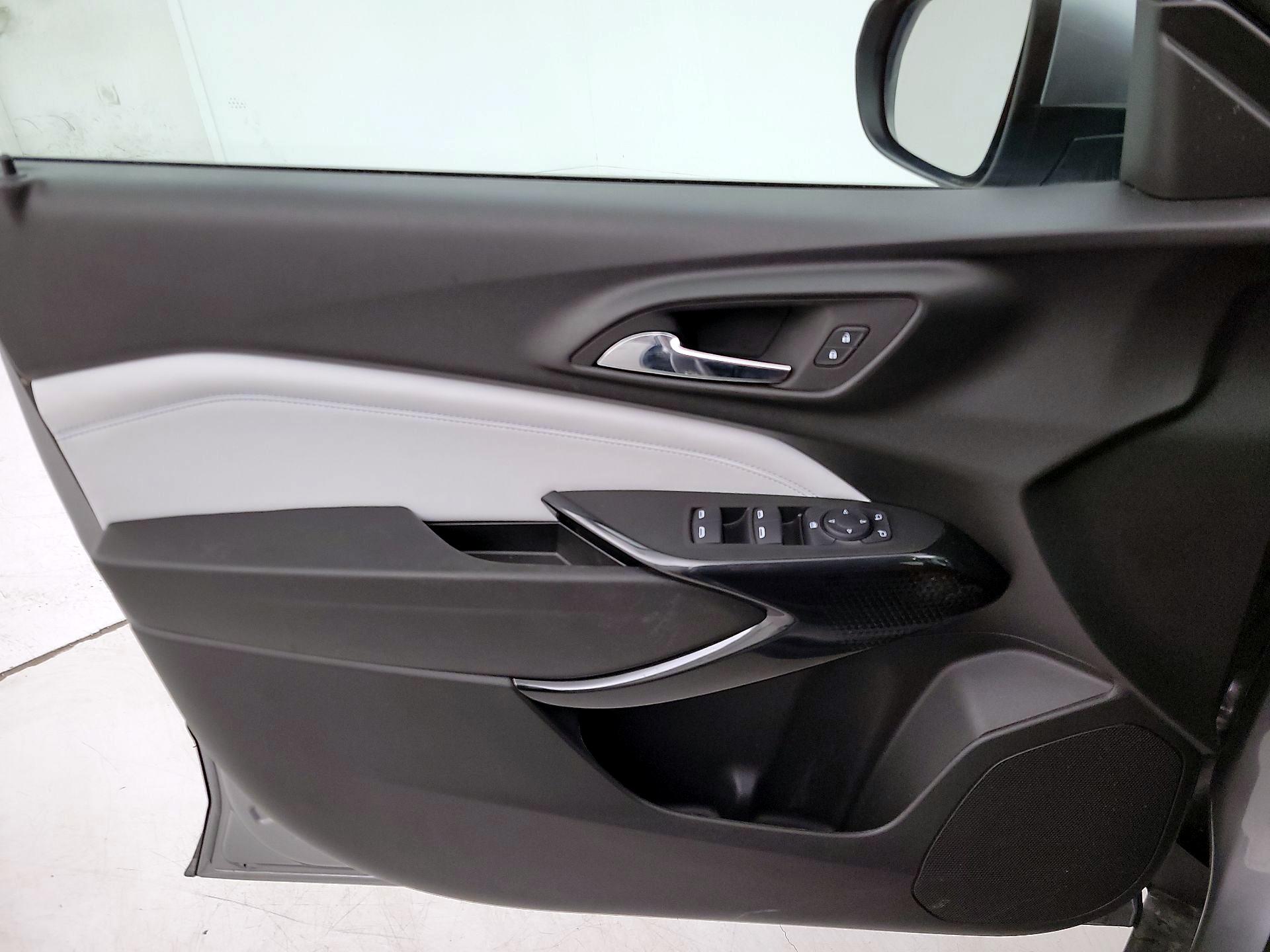 Thumbnail: 2025 Chevrolet Trax - 12